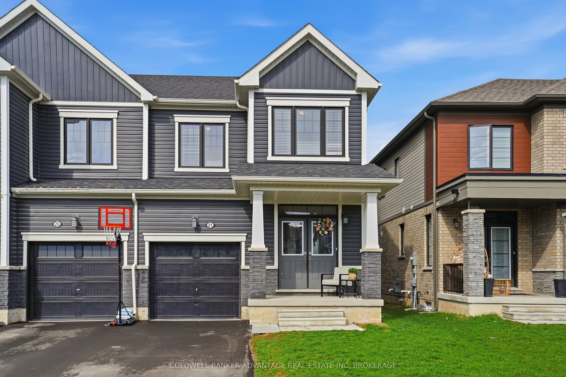 21 Blackberry Lane — photo 1