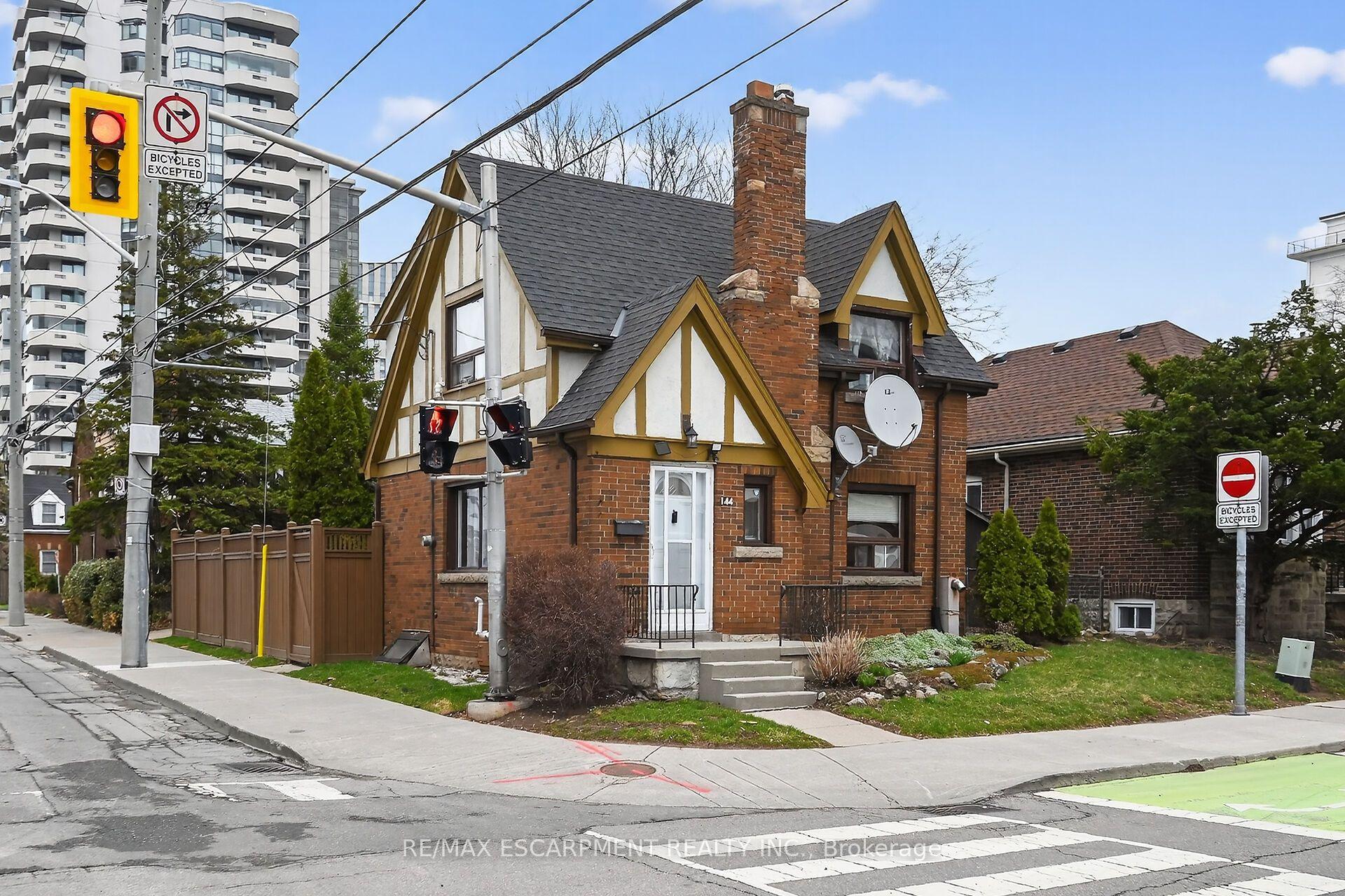 144 Hunter Street W — photo 1
