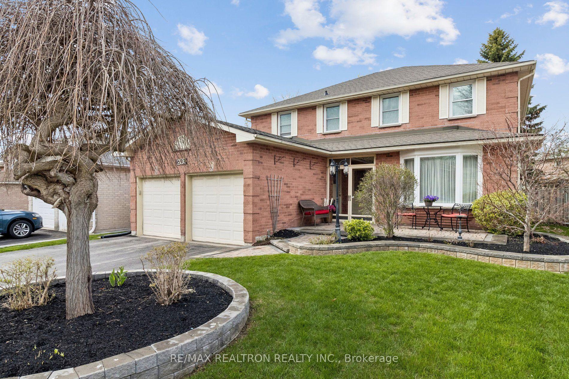 693 Leslie Valley Drive — photo 1