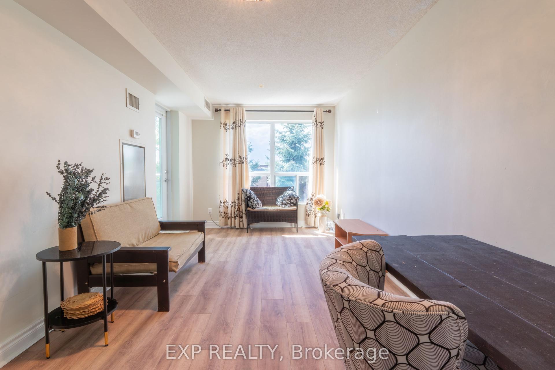 60 Fairfax Crescent N 221 #221 — photo 1