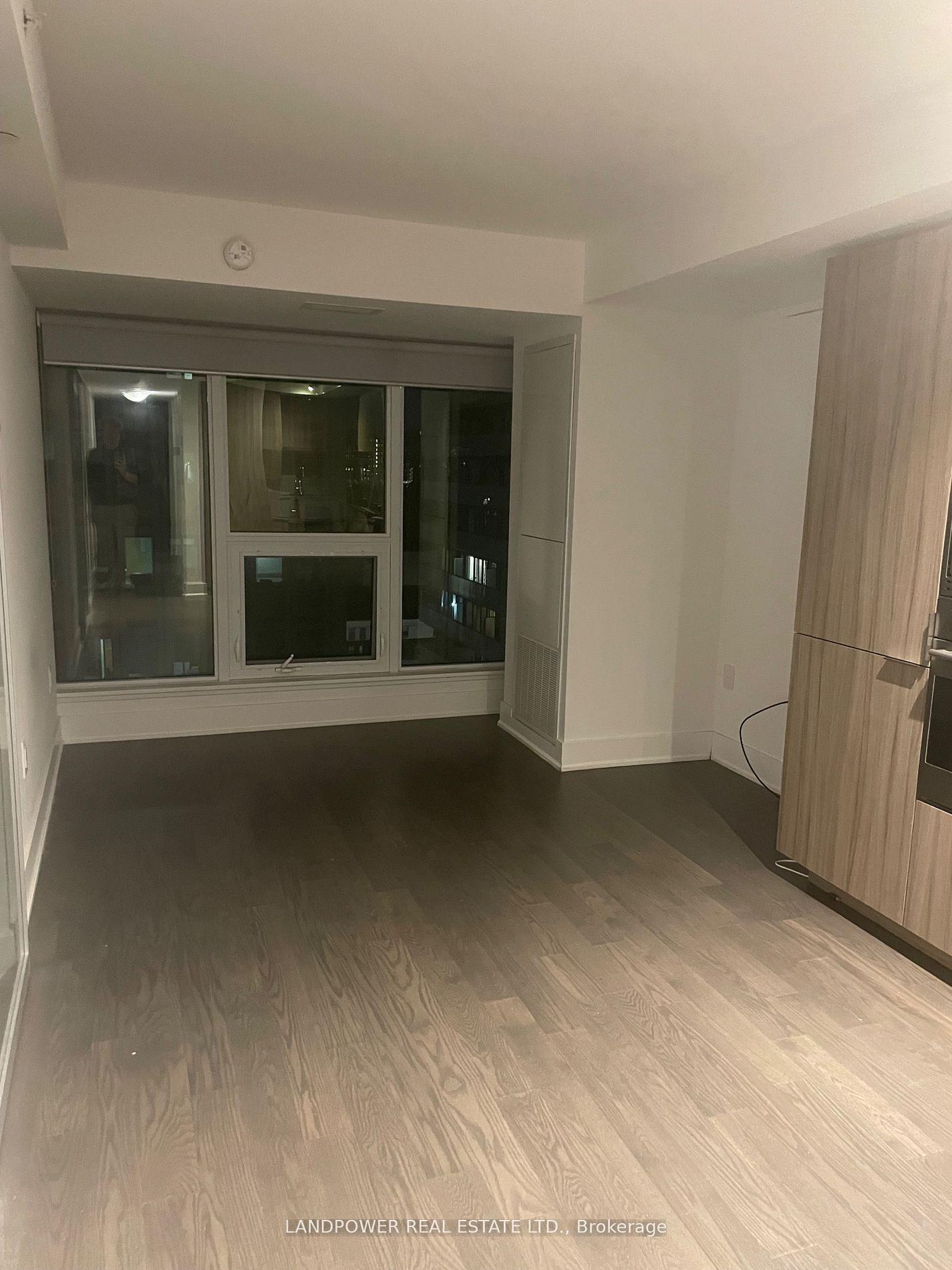 955 Bay Street — photo 1