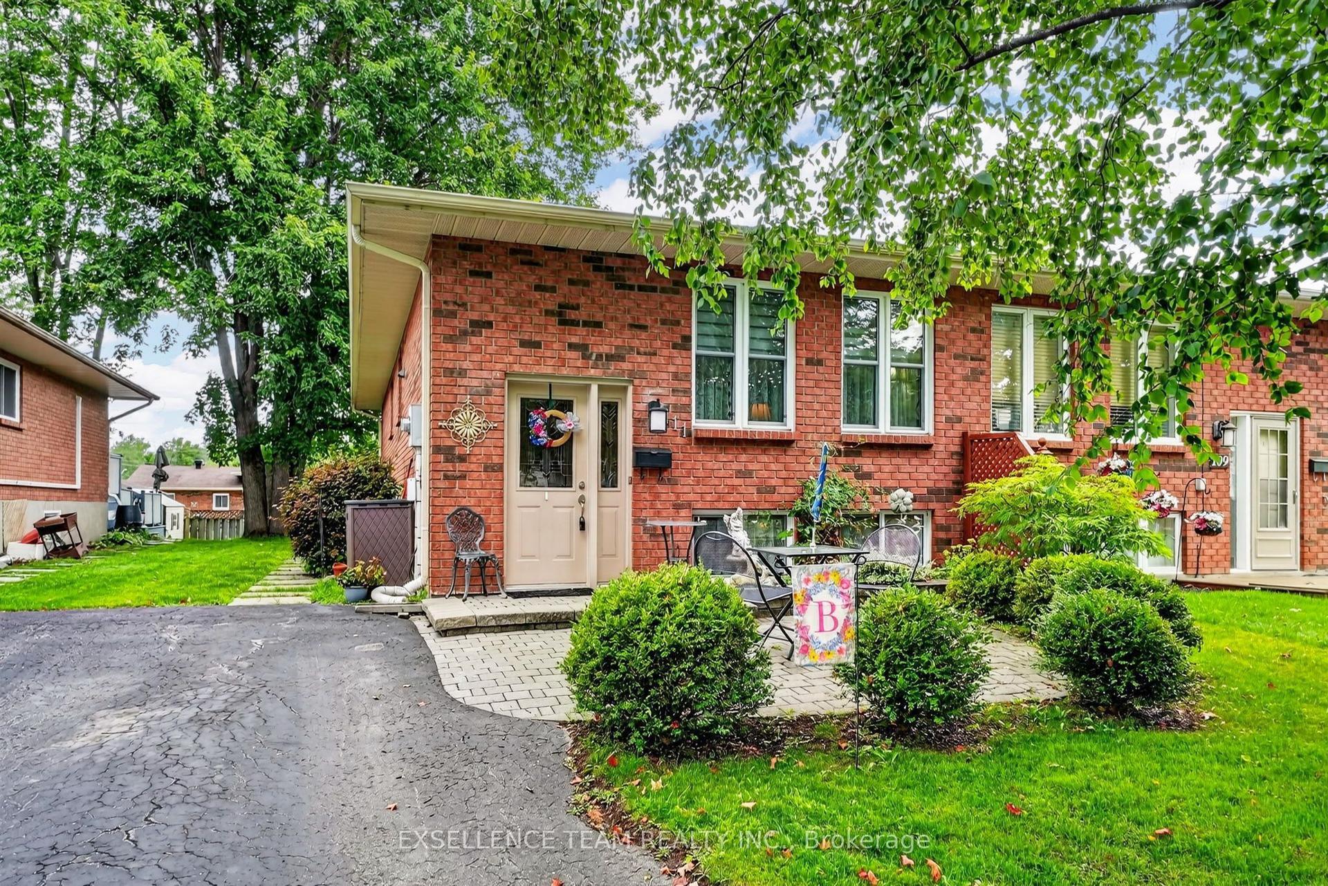 111 Glen Oaks Court, Cornwall — Semi-Detached for sale, photo 1