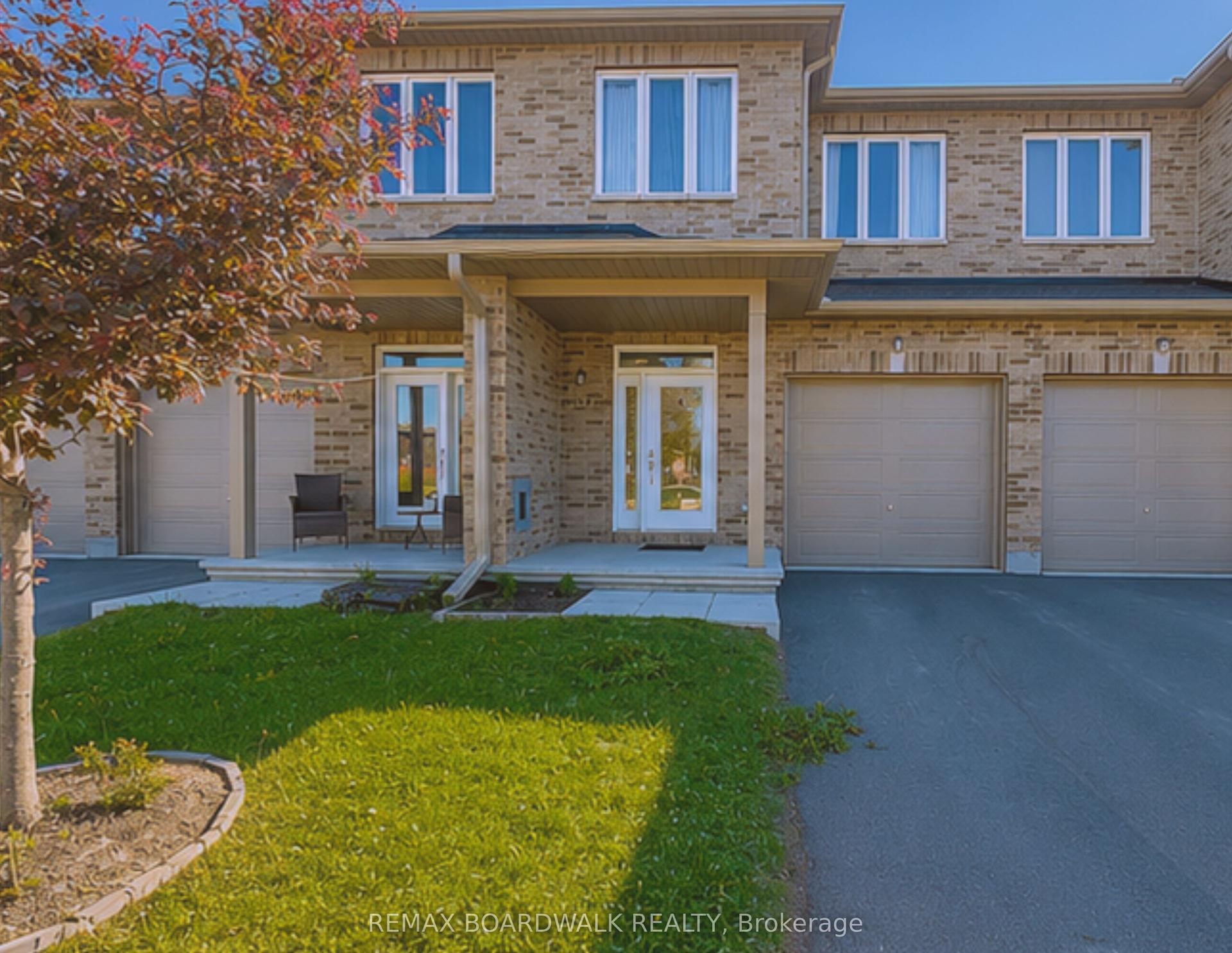 37 Mcphail Road, Carleton Place — Townhouse for sale, photo 1