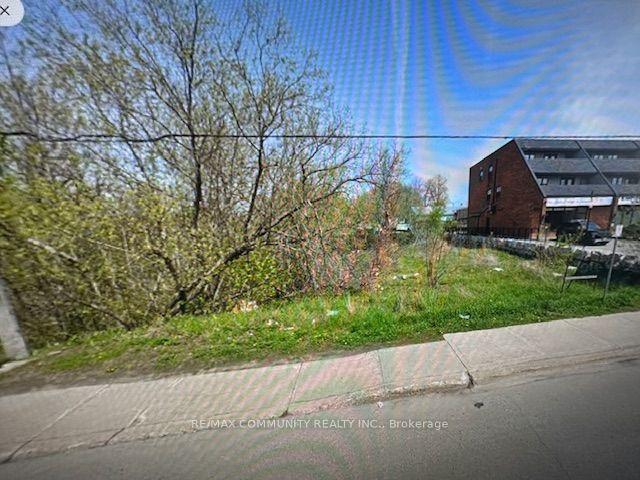 35 Church Street N — photo 1