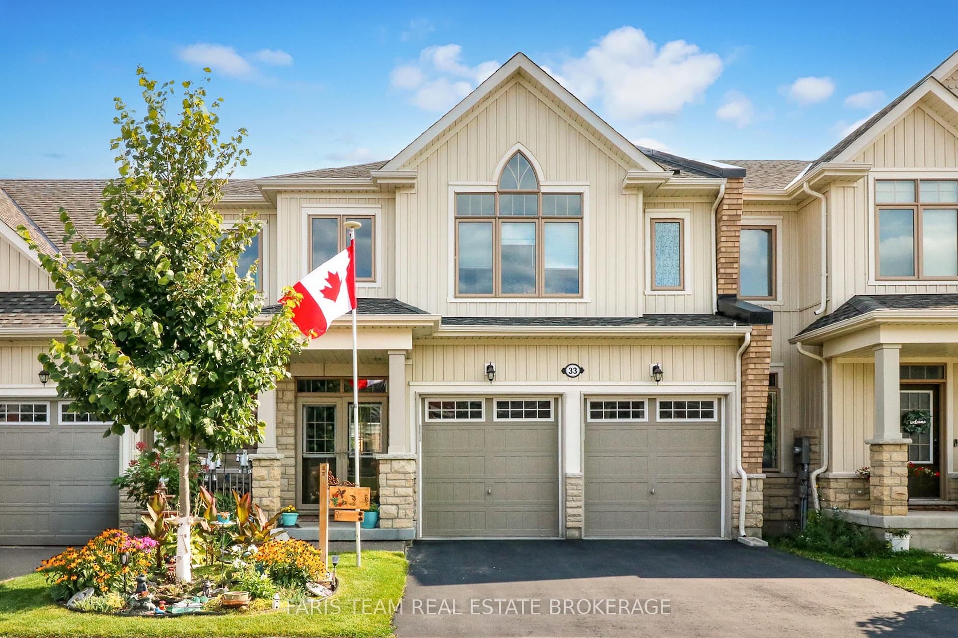 33 Bianca Crescent — photo 1