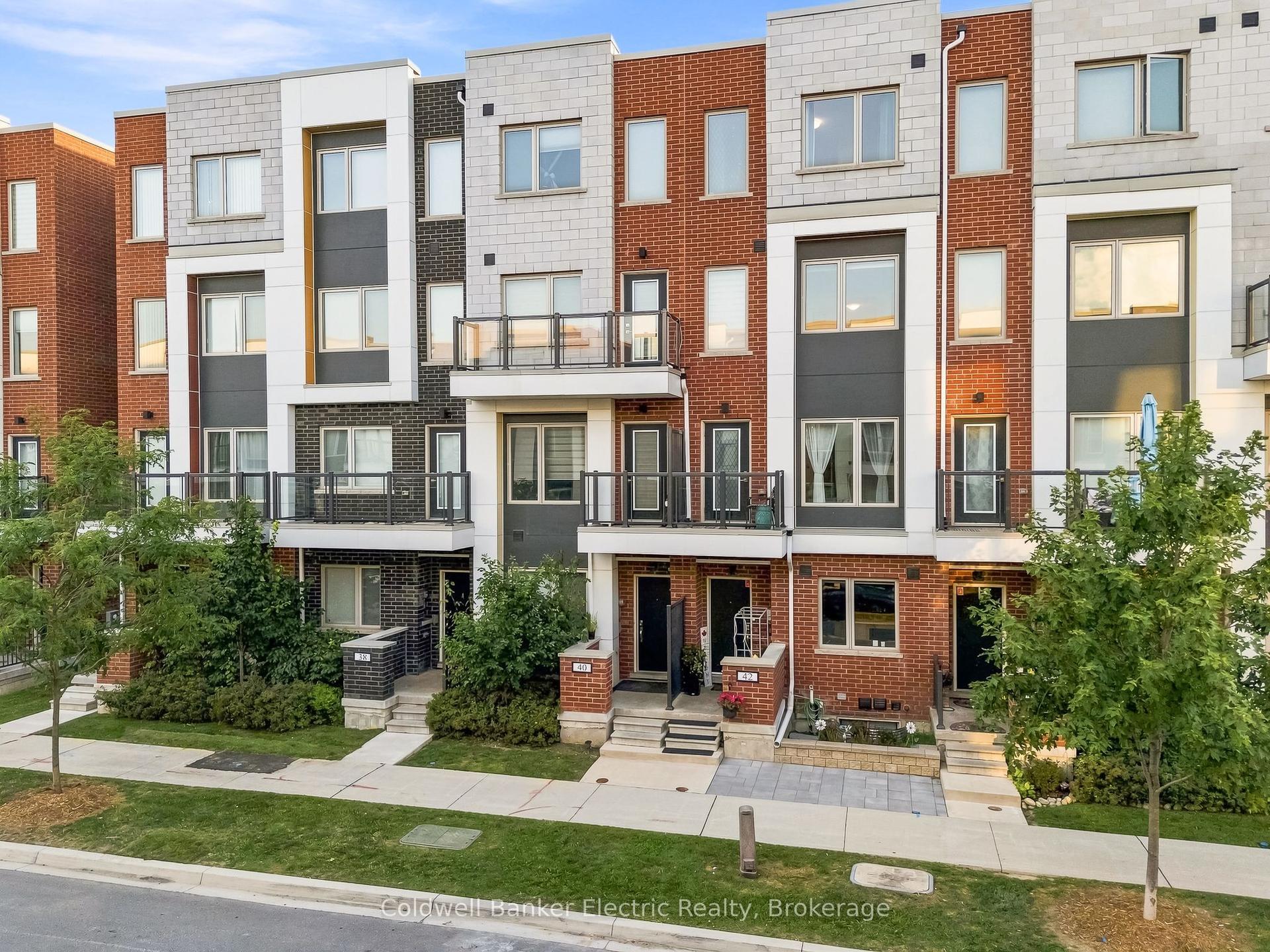 42 William Duncan Road, Toronto — Townhouse for sale, photo 1