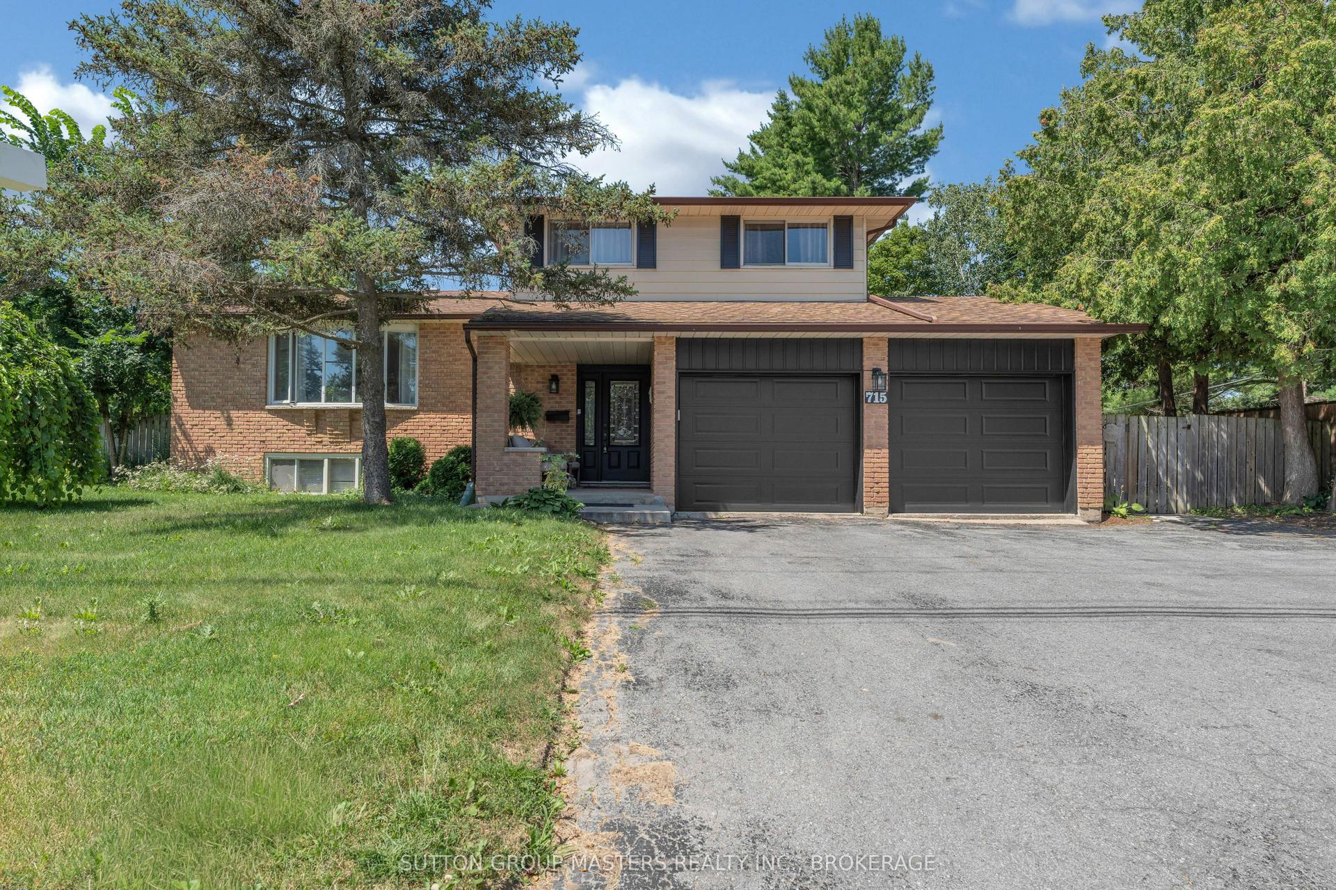 715 E Collins Bay Road, Kingston — Detached for sale, photo 1