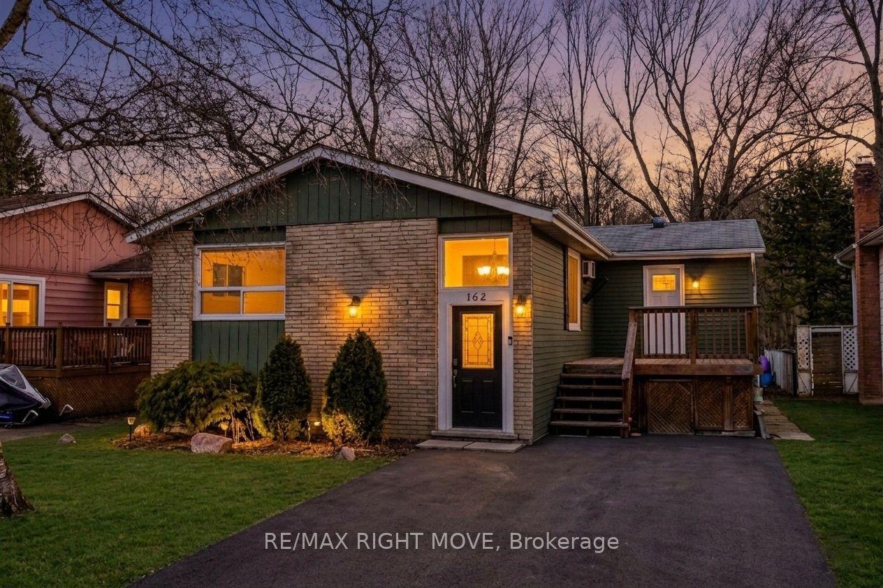 162 Pratt Crescent — photo 1