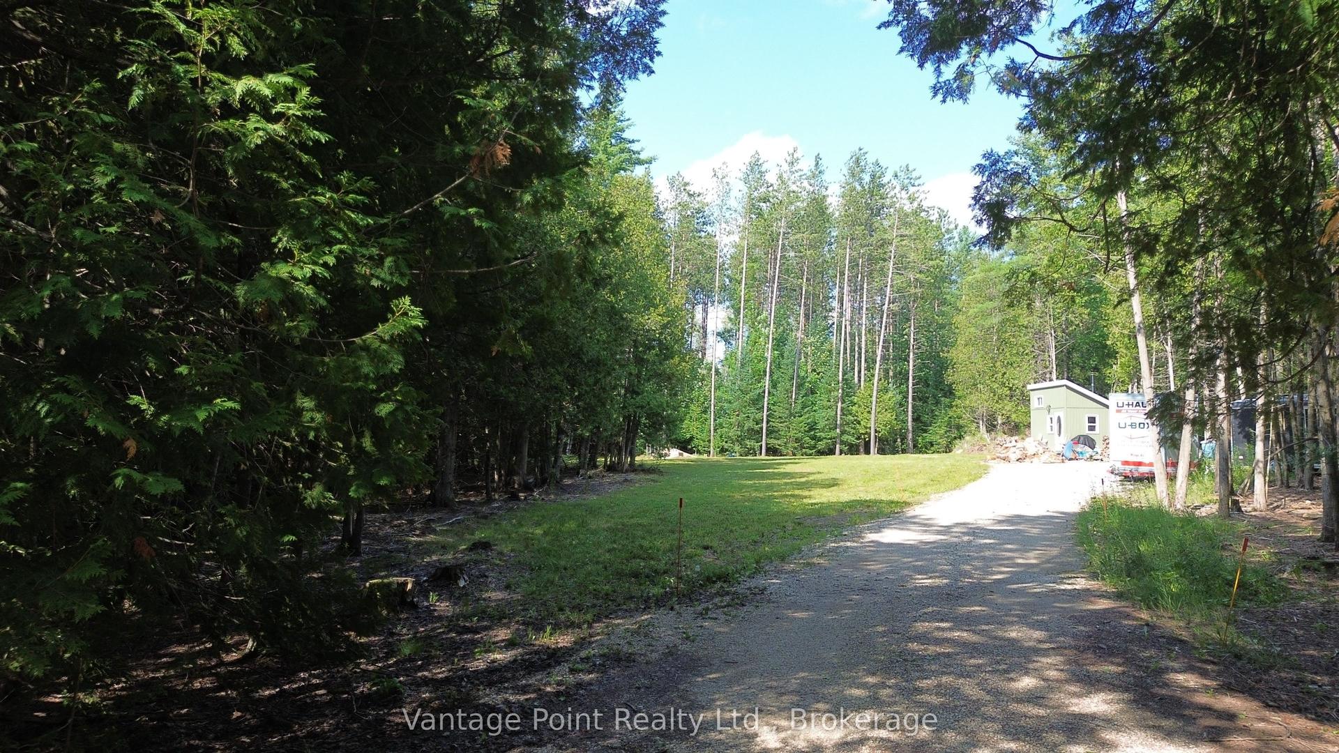 796331 East Back Line, Chatsworth — Land for sale, photo 1