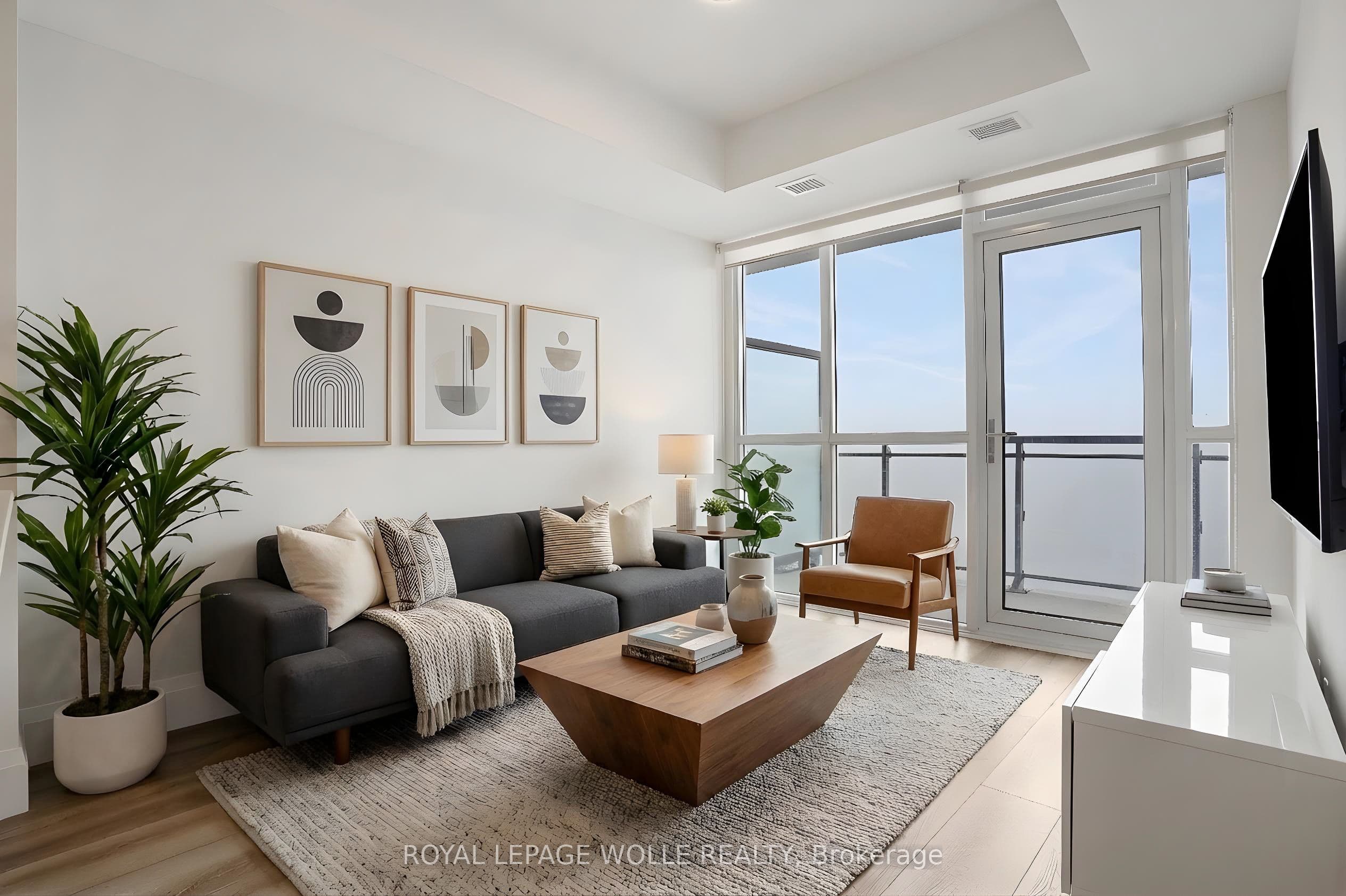 60 Charles Street W 1904 #1904 — photo 1