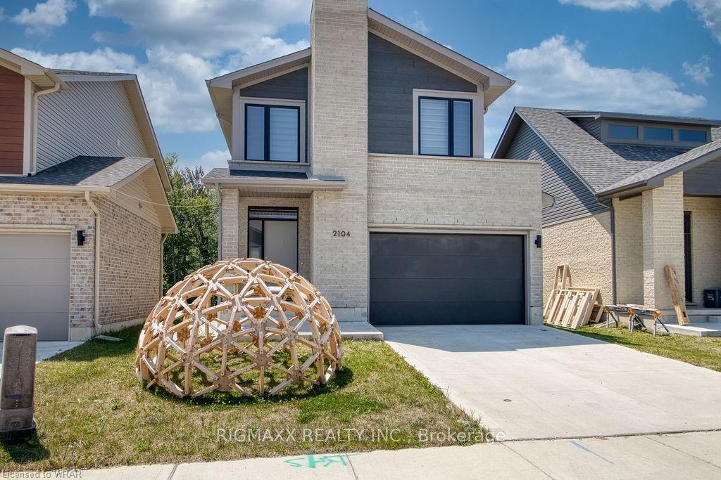 2104 Evans Boulevard, London South — Detached for lease, photo 1
