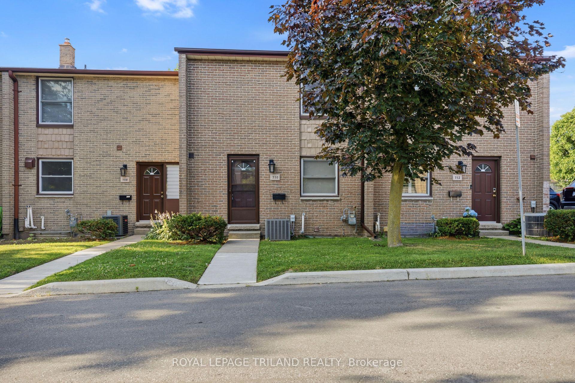 710 Wonderland Road S 8 #8, London South — Condo Town for sale, photo 1