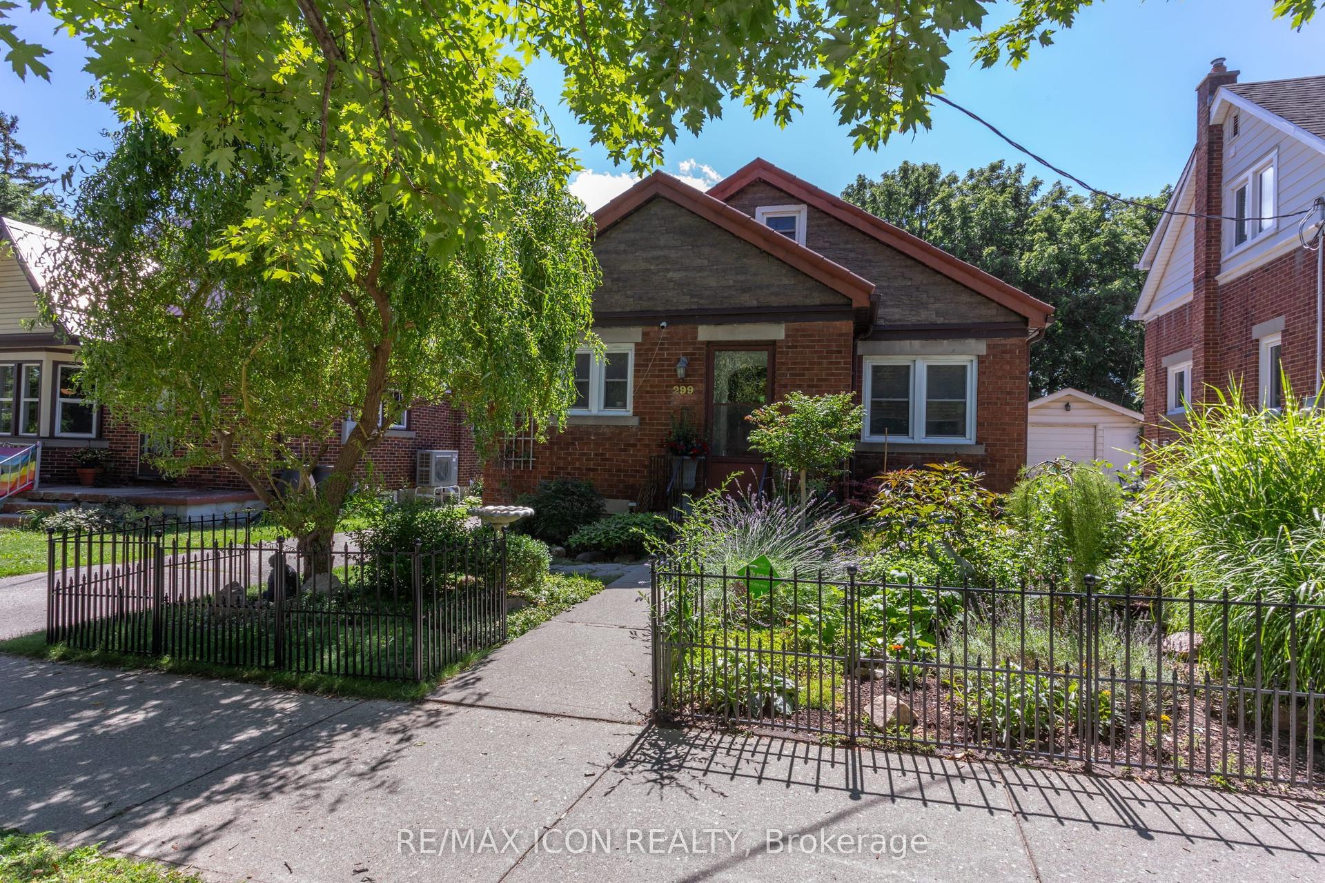 299 Park Street, Kitchener — Detached for sale, photo 1