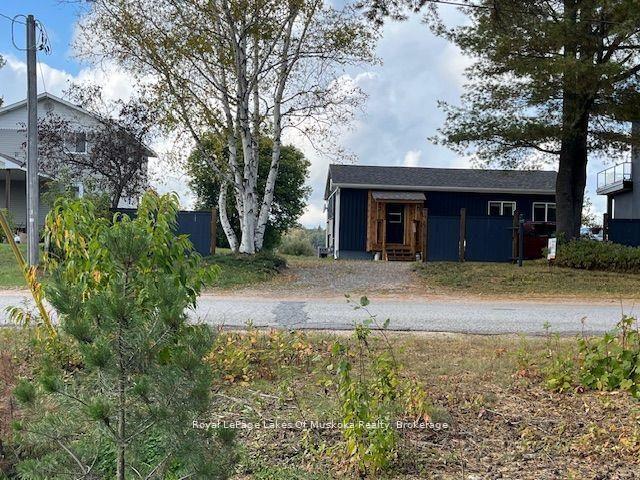 36 Ottawa Avenue — photo 1