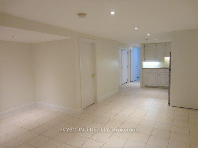 190 Wineva Avenue Lower #Lower, Toronto — Semi-Detached for lease, photo 1