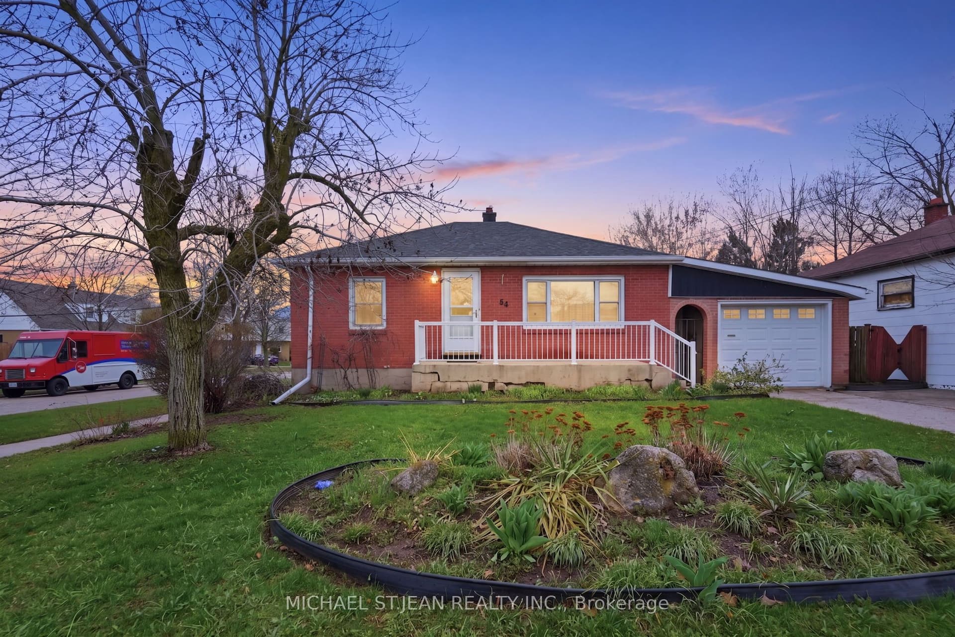 54 Bingham Road — photo 1