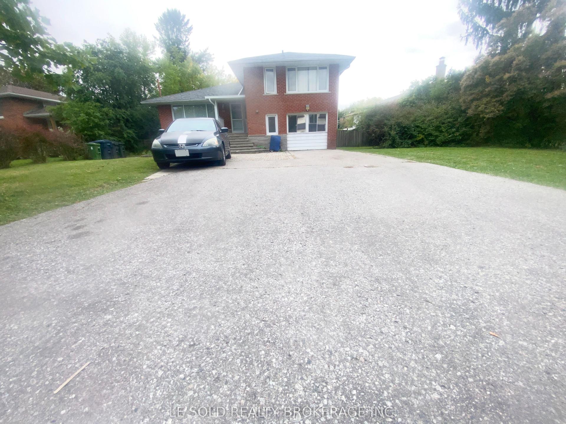 21 Revcoe Drive 2nd Floor Room #2nd Floor Room, Toronto — Detached for lease, photo 1