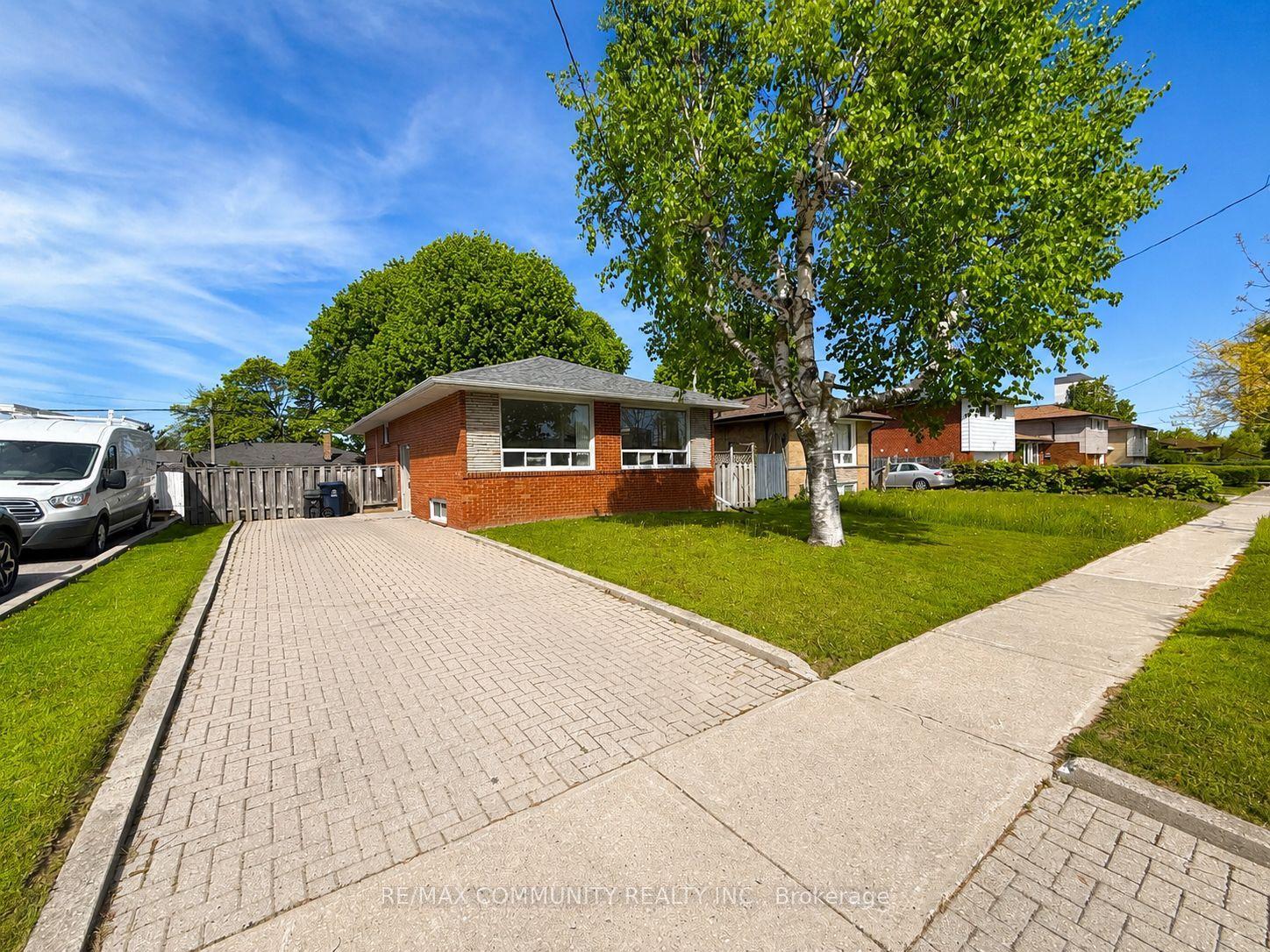 22 Cora Crescent — photo 1