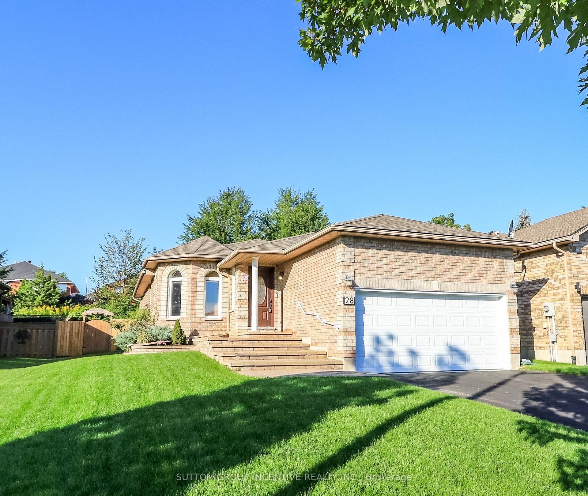 28 Brookfield Crescent, Barrie — Detached for sale, photo 1