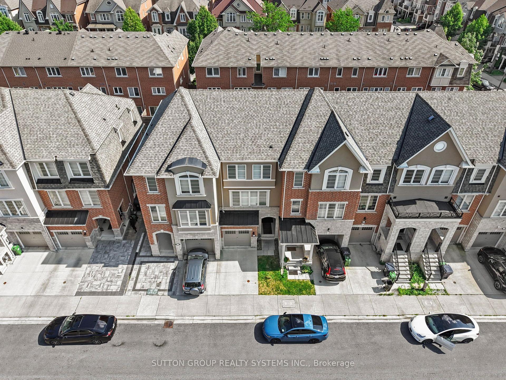 11 Fusilier Drive, Toronto — Townhouse for sale, photo 1