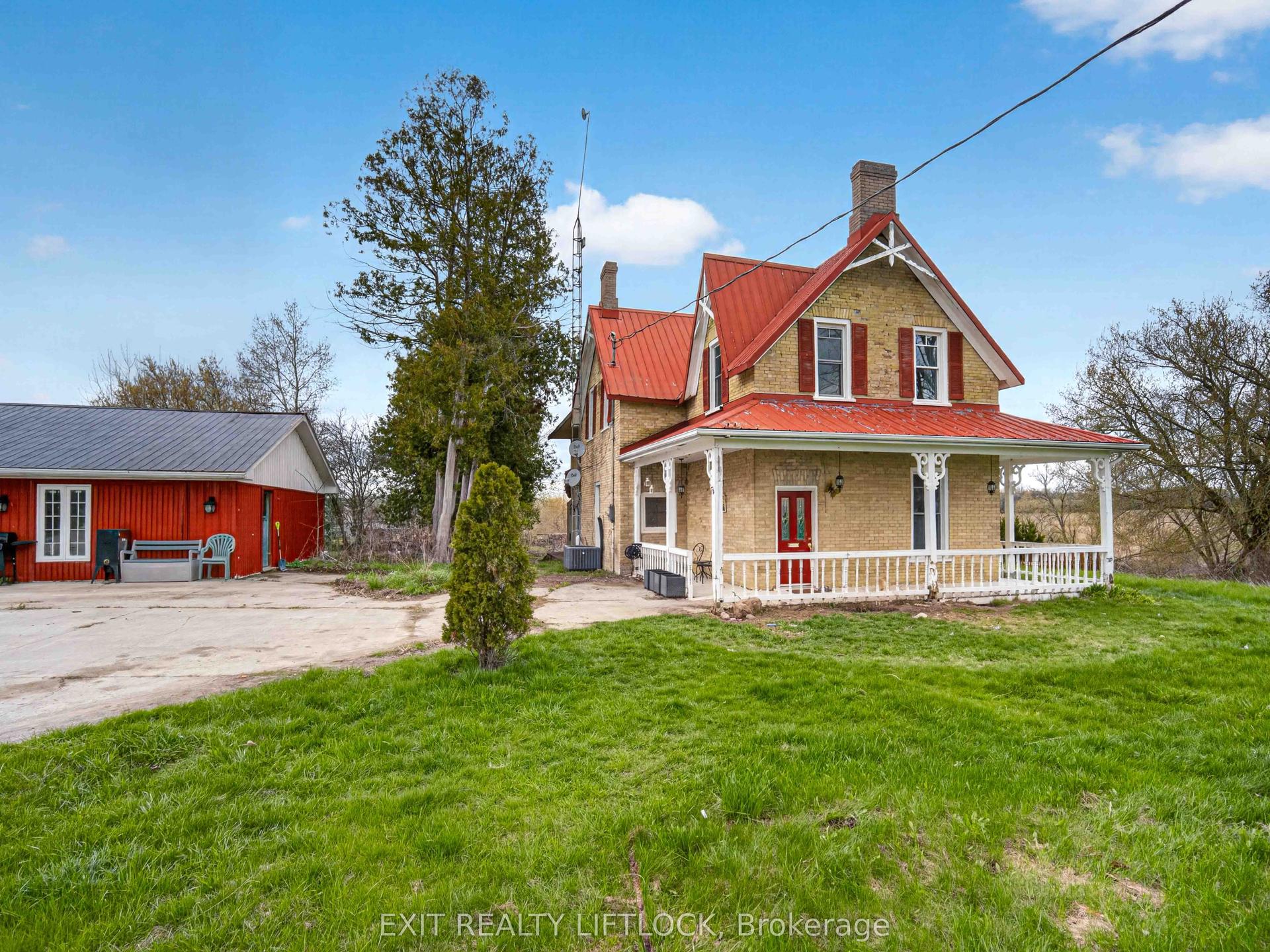 94 Hannah Road — photo 1
