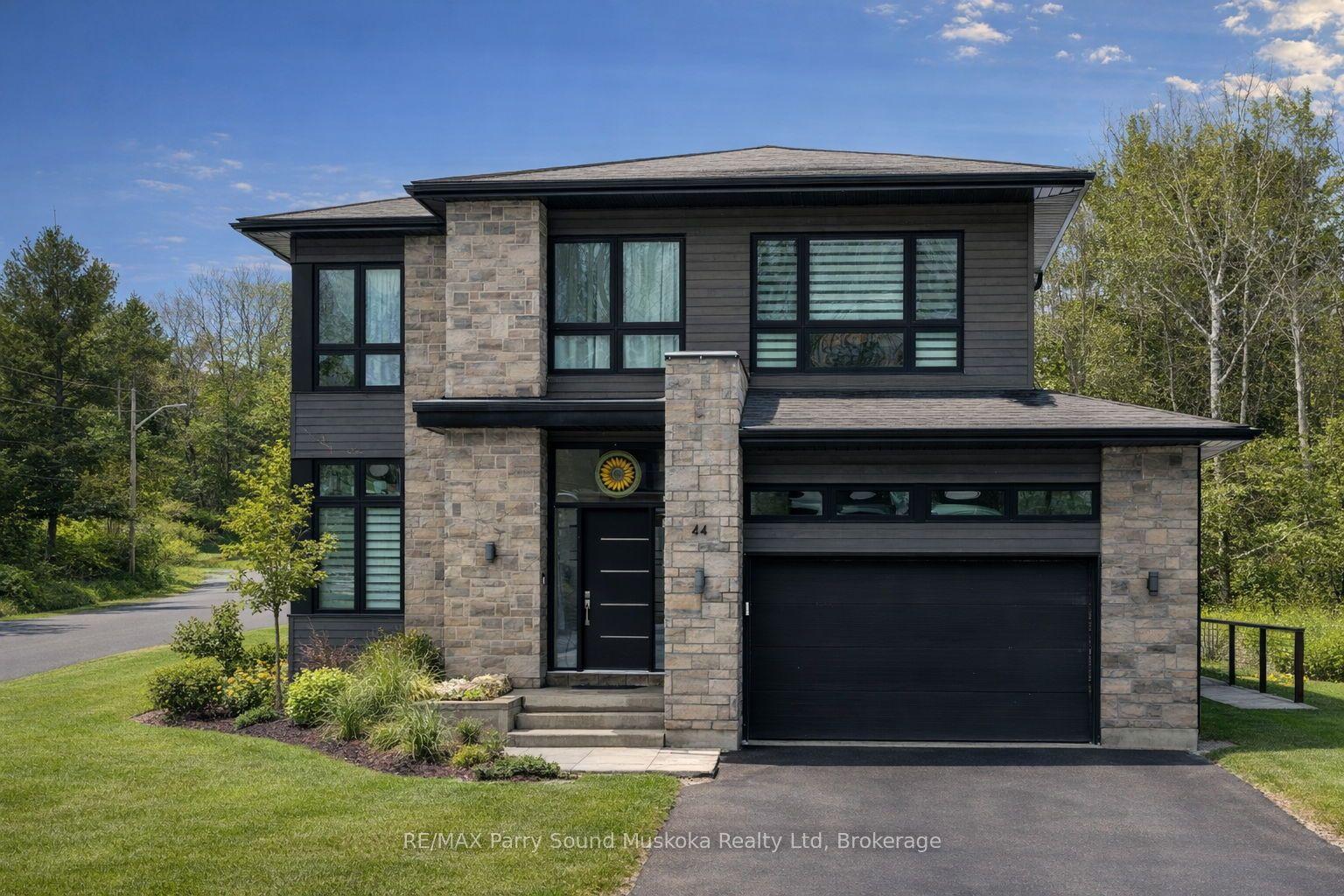 44 Dennis Drive — photo 1
