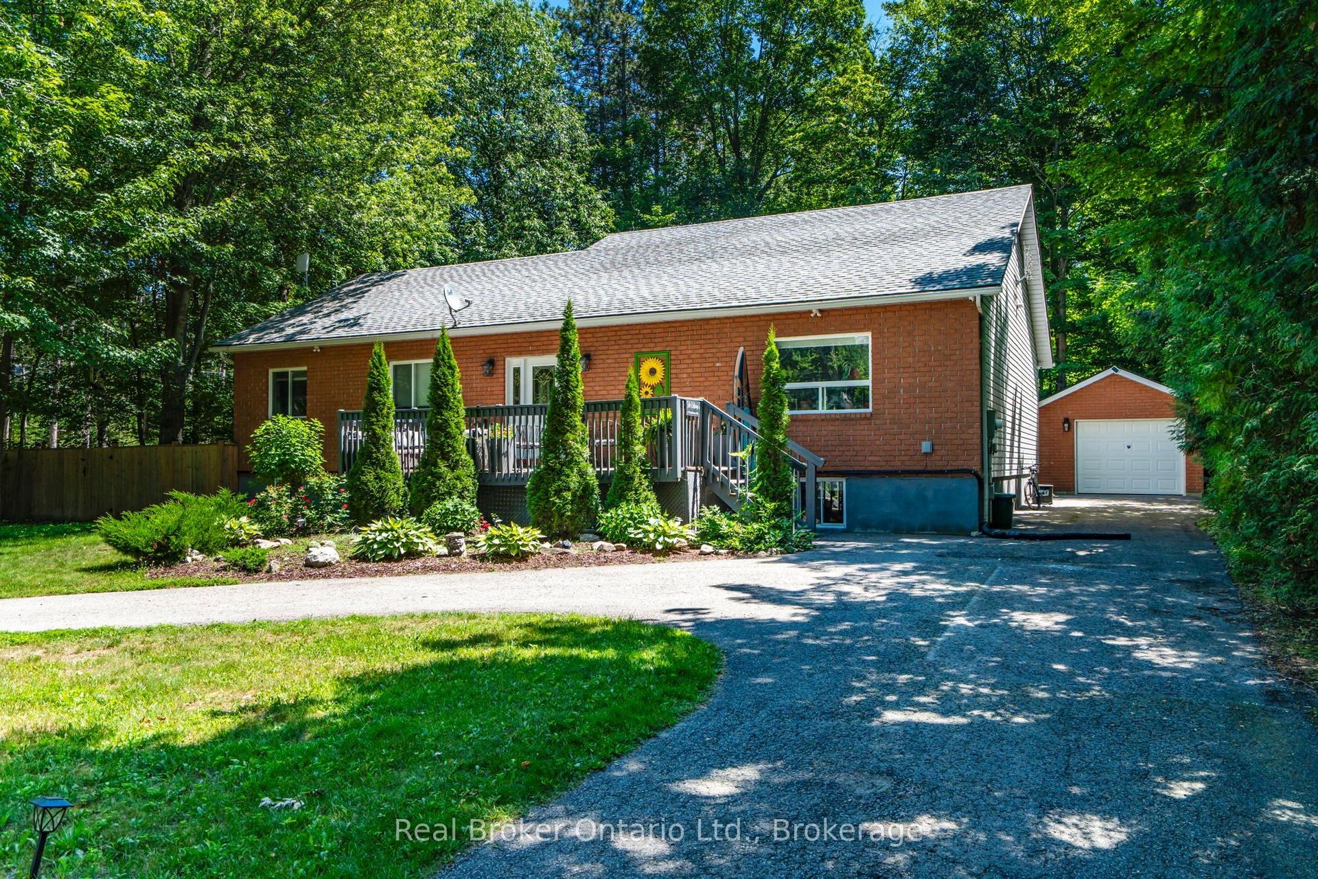 5 Sunburn Road, Tiny — Detached for sale, photo 1