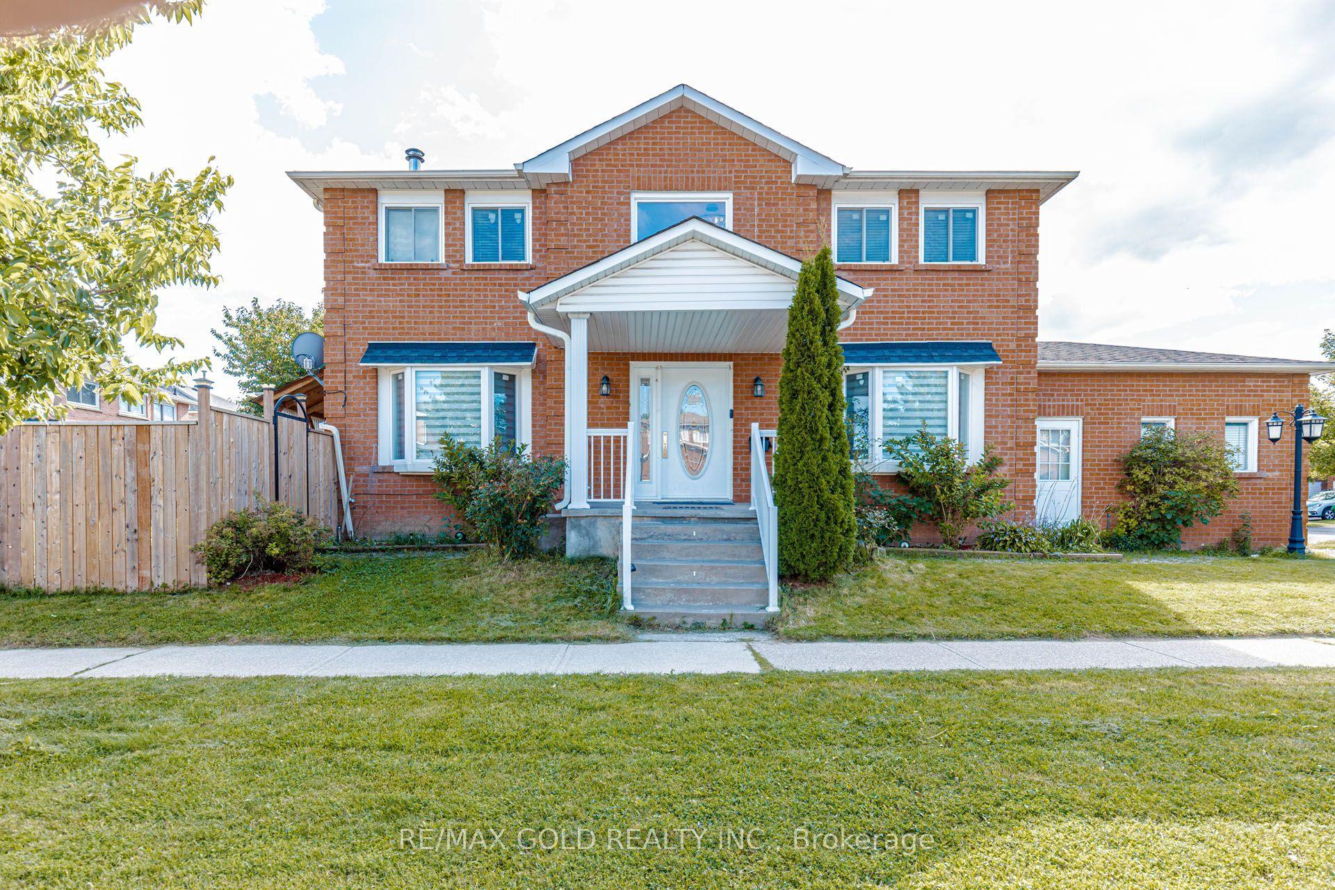 4 Horsham Street, Brampton — Detached for sale, photo 1