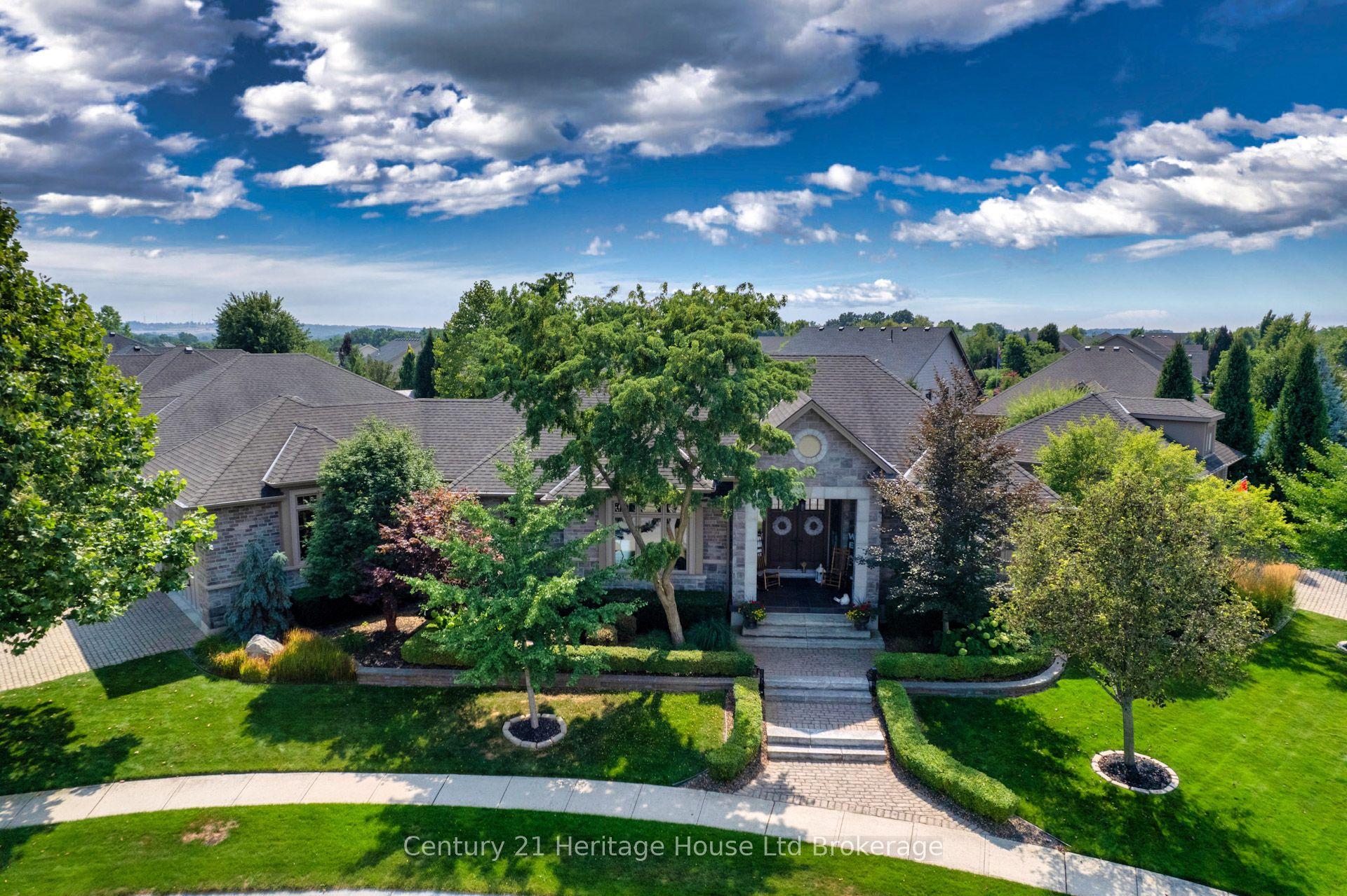 563 Lakeview Drive — photo 1