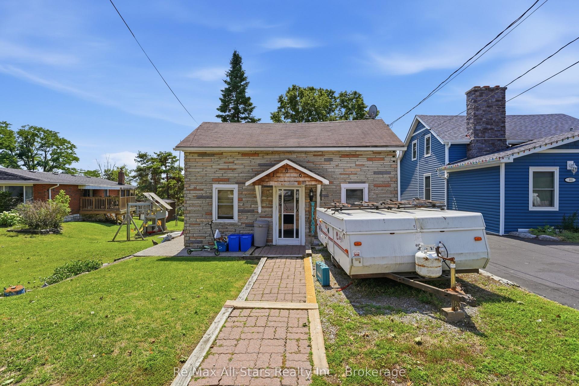 106 Bond Street E, Kawartha Lakes — Detached for sale, photo 1