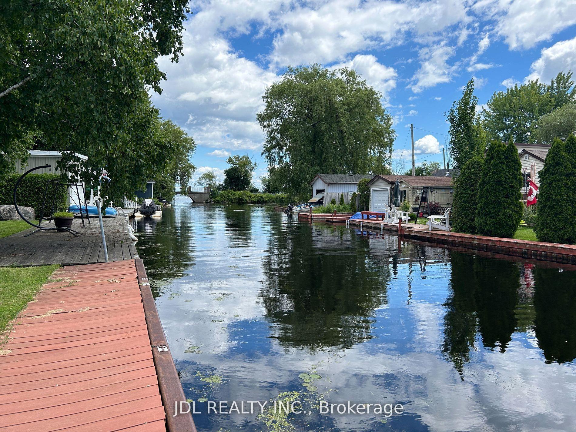 11 Red Robin Road, Georgina — Detached for sale, photo 1