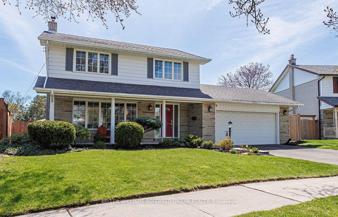 8 Markwood Crescent — photo 1