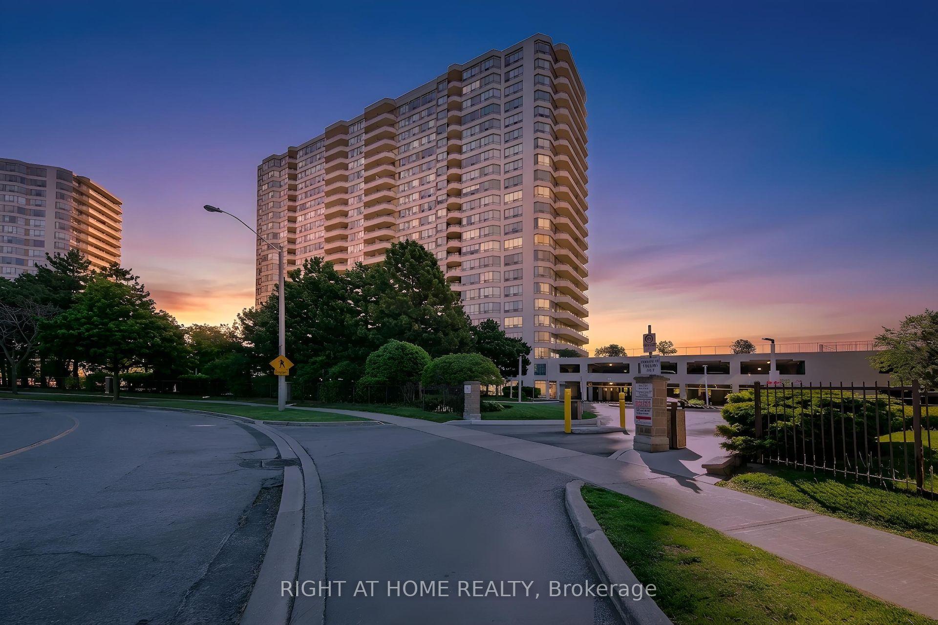3 Greystone Walk Drive 2027 #2027 — photo 1
