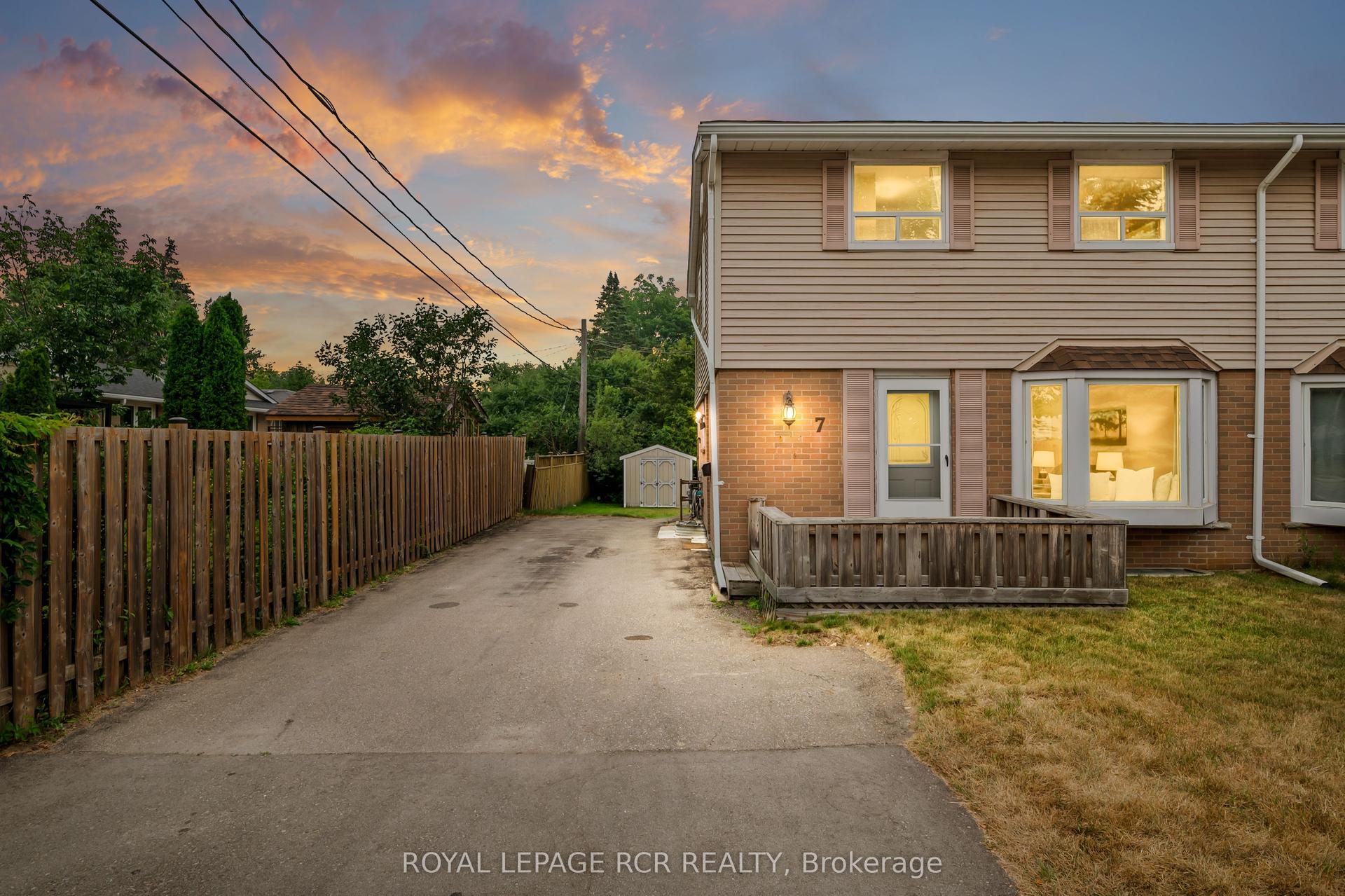 7 Cardwell Street, Orangeville — Semi-Detached for sale, photo 1