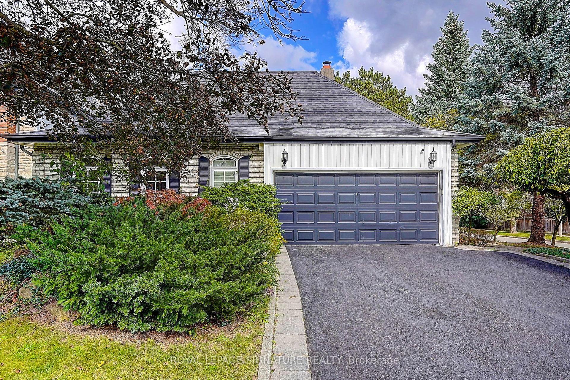 46 Caravan Drive, Toronto — Detached for sale, photo 1
