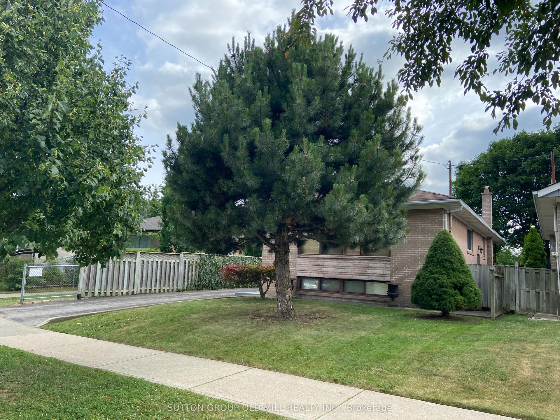 32 Hagersville Court, Toronto — Detached for lease, photo 1