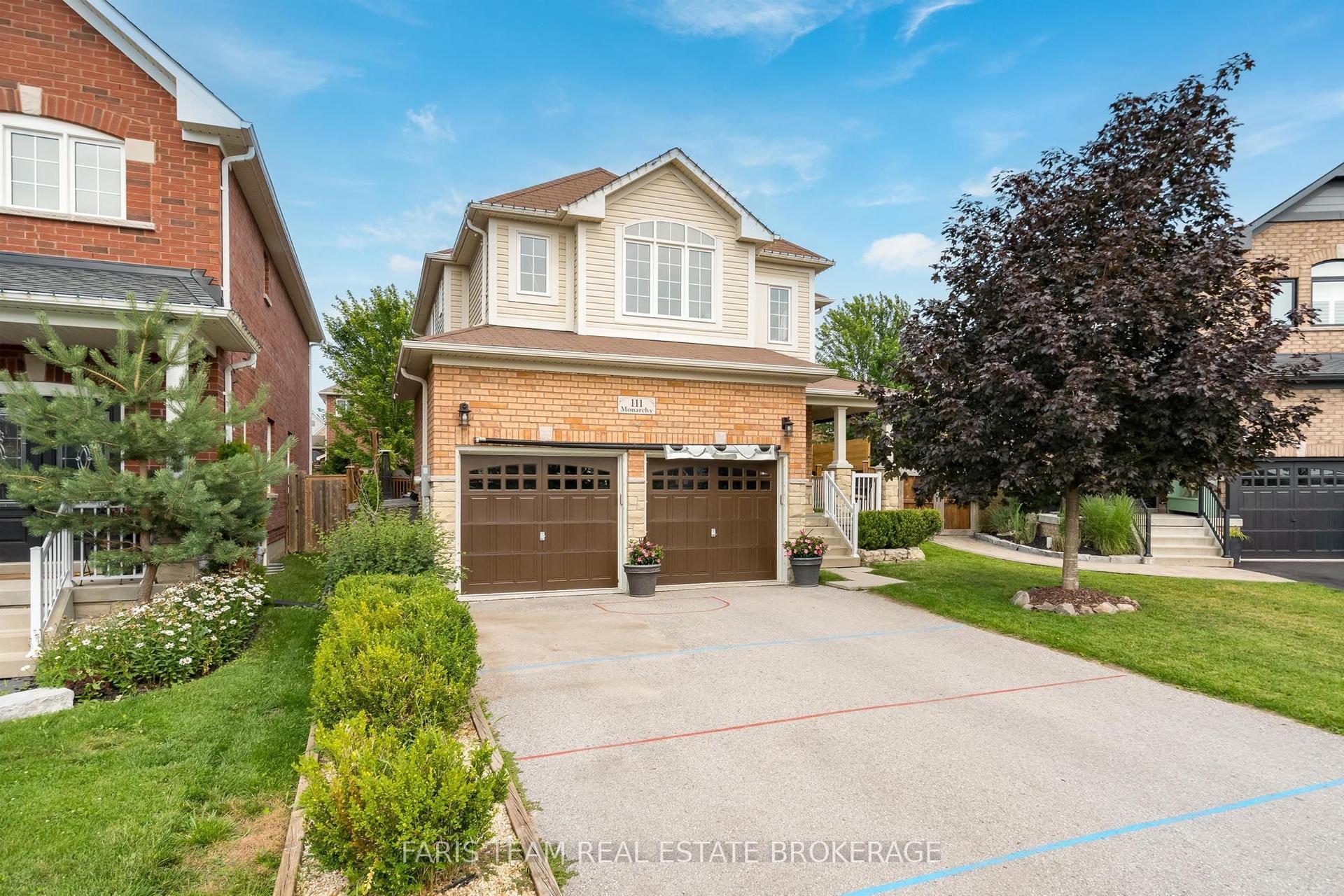 111 Monarchy Street, Barrie — Detached for sale, photo 1