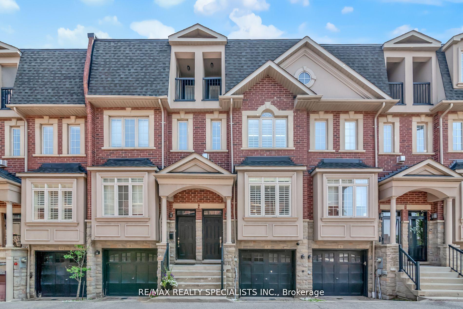 7 Streight Lane — photo 1