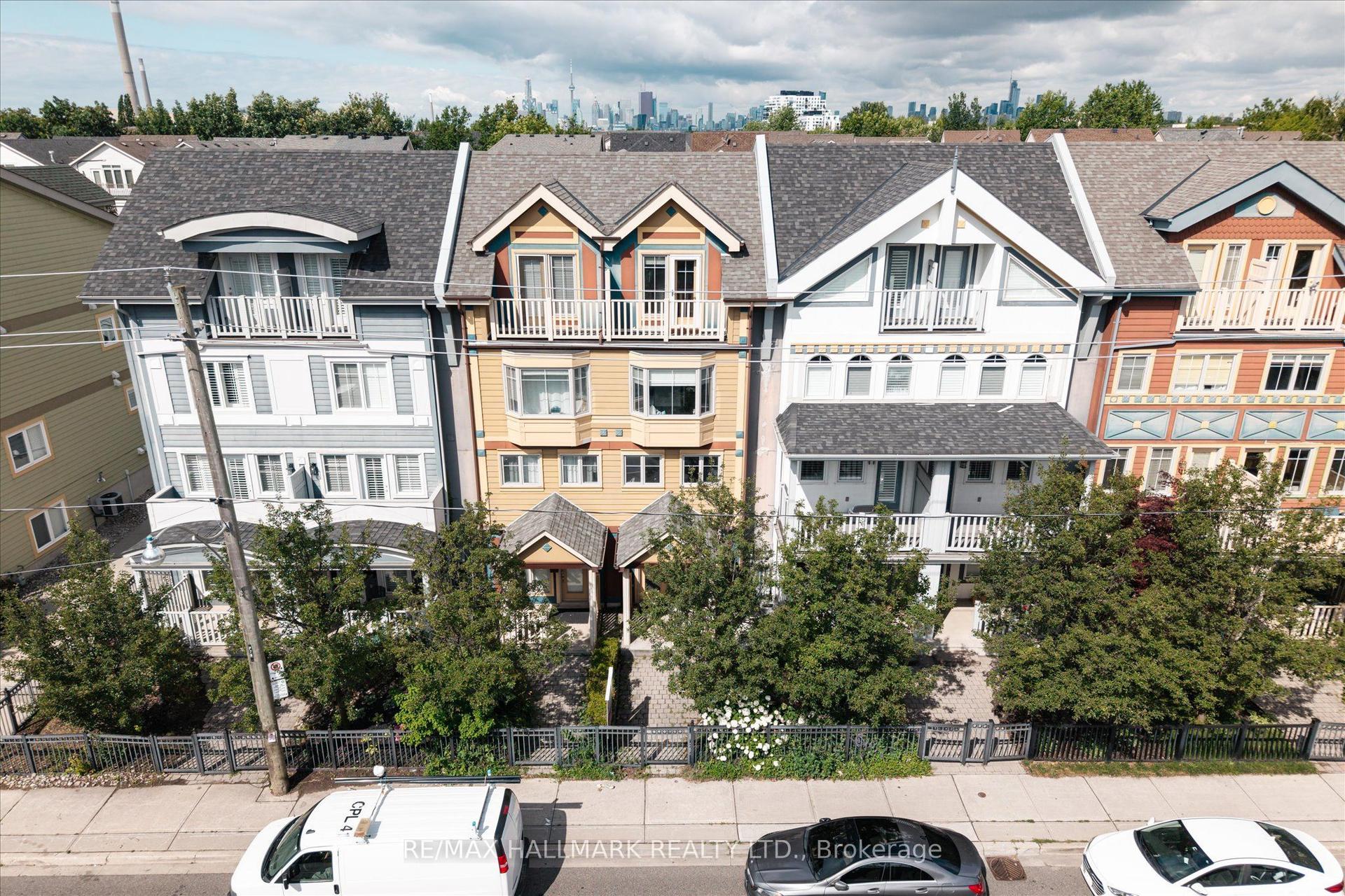 82 Woodbine Avenue, Toronto — Townhouse for sale, photo 1