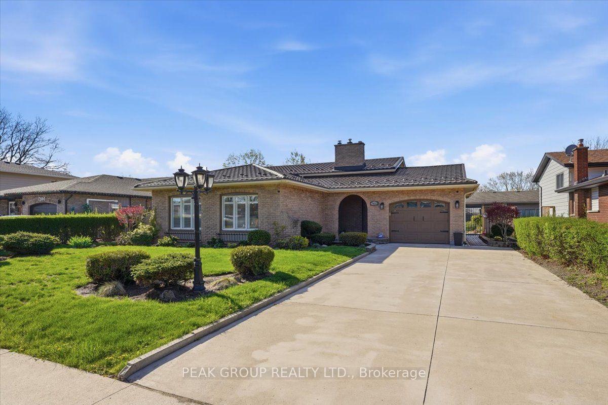 7402 Westfield Drive, Niagara Falls — Detached for sale, photo 1