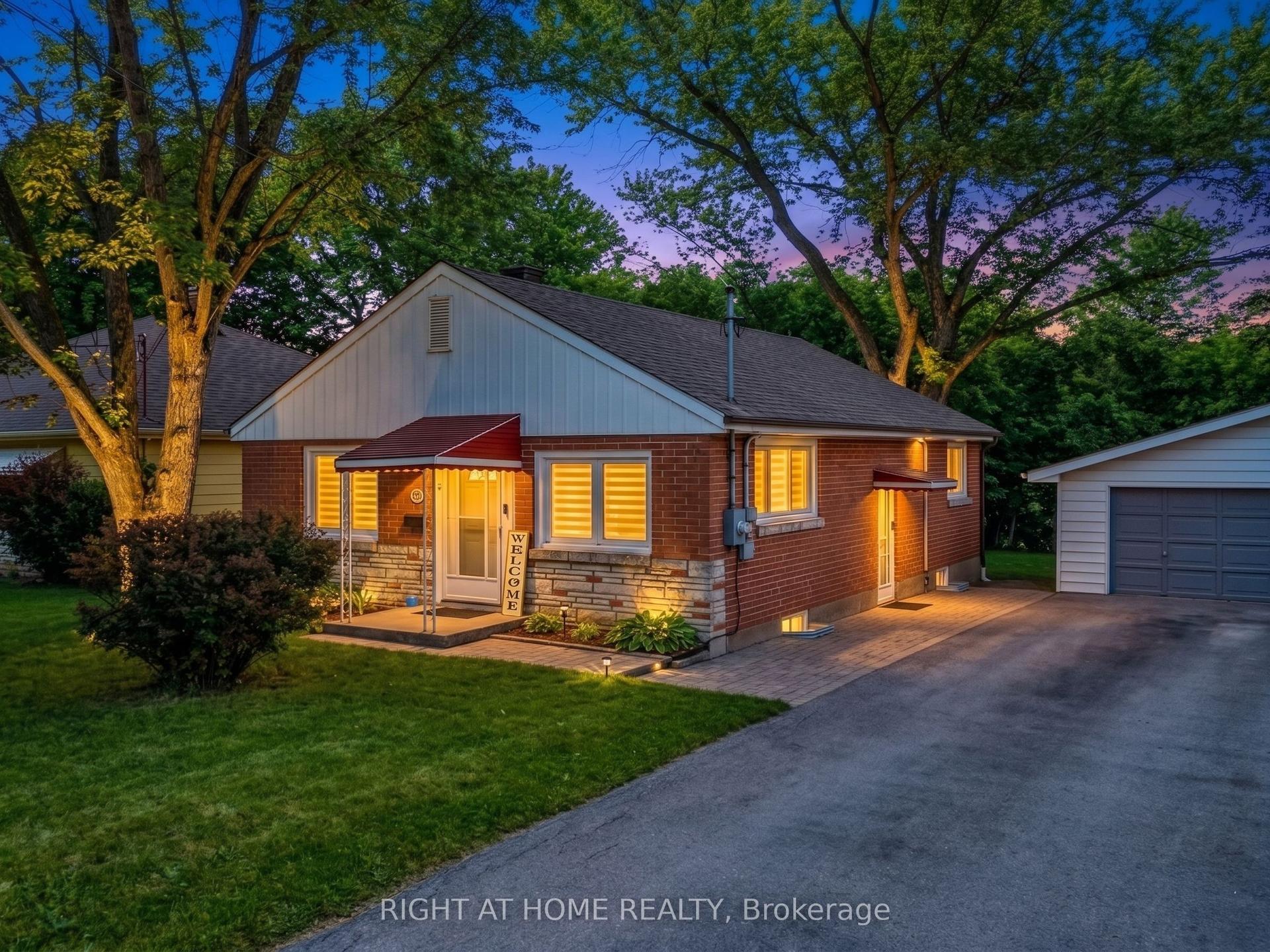 735 Srigley Street — photo 1