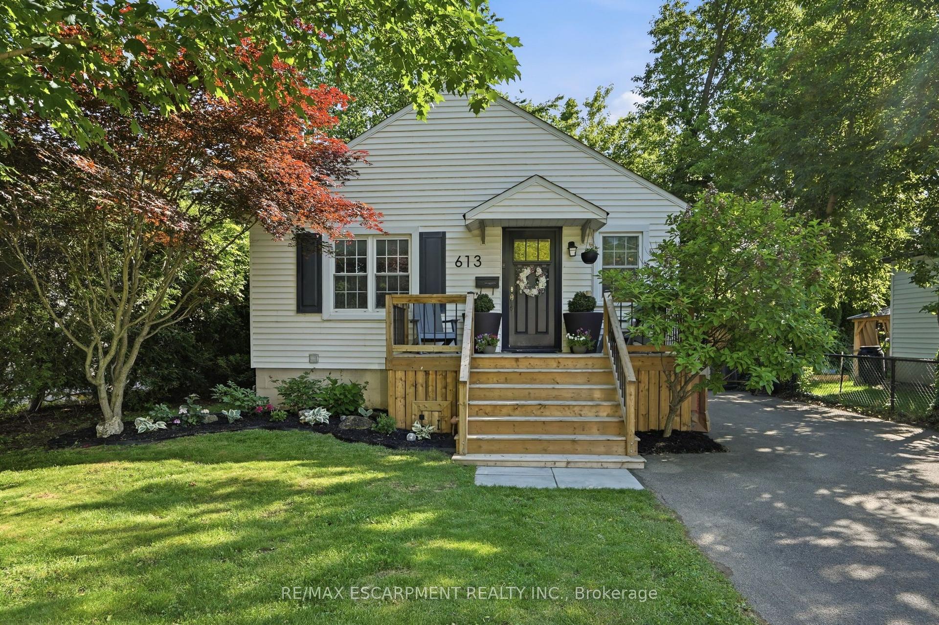613 Clark Avenue — photo 1