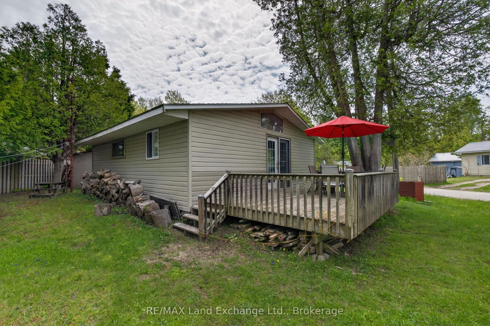 114 Sunrise Avenue — photo 1
