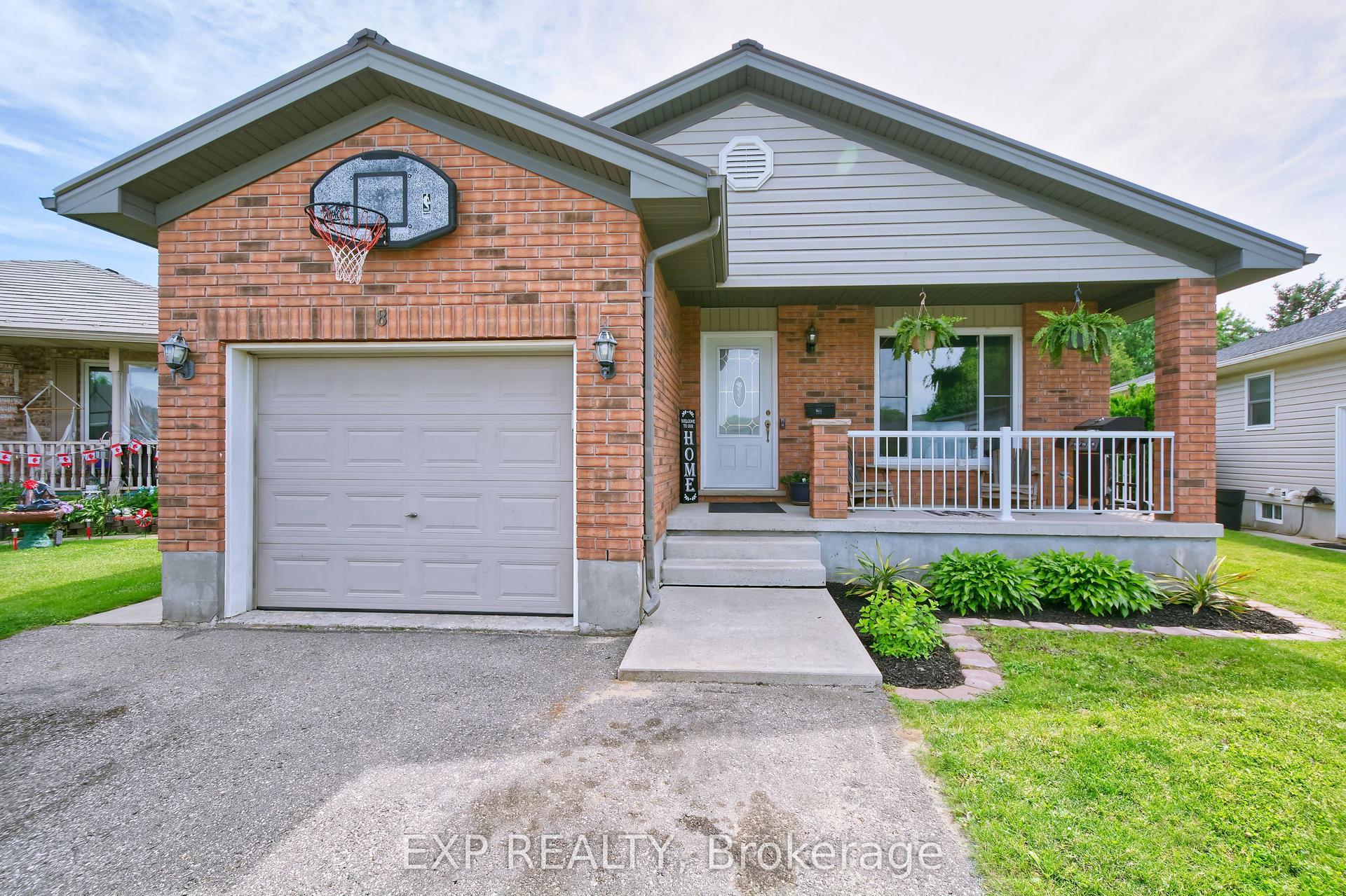 8 Rebecca Drive, Aylmer — Detached for sale, photo 1