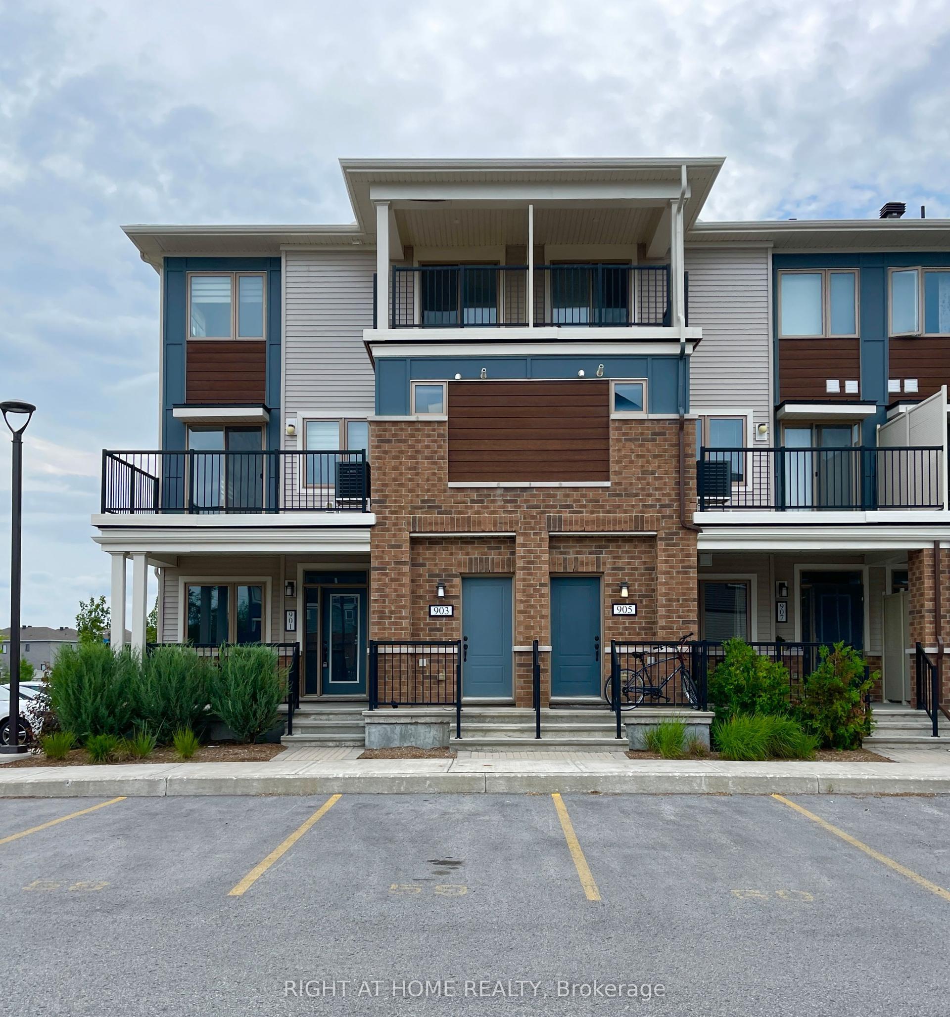 903 Nautilus Private, Kanata — Condo Town for lease, photo 1