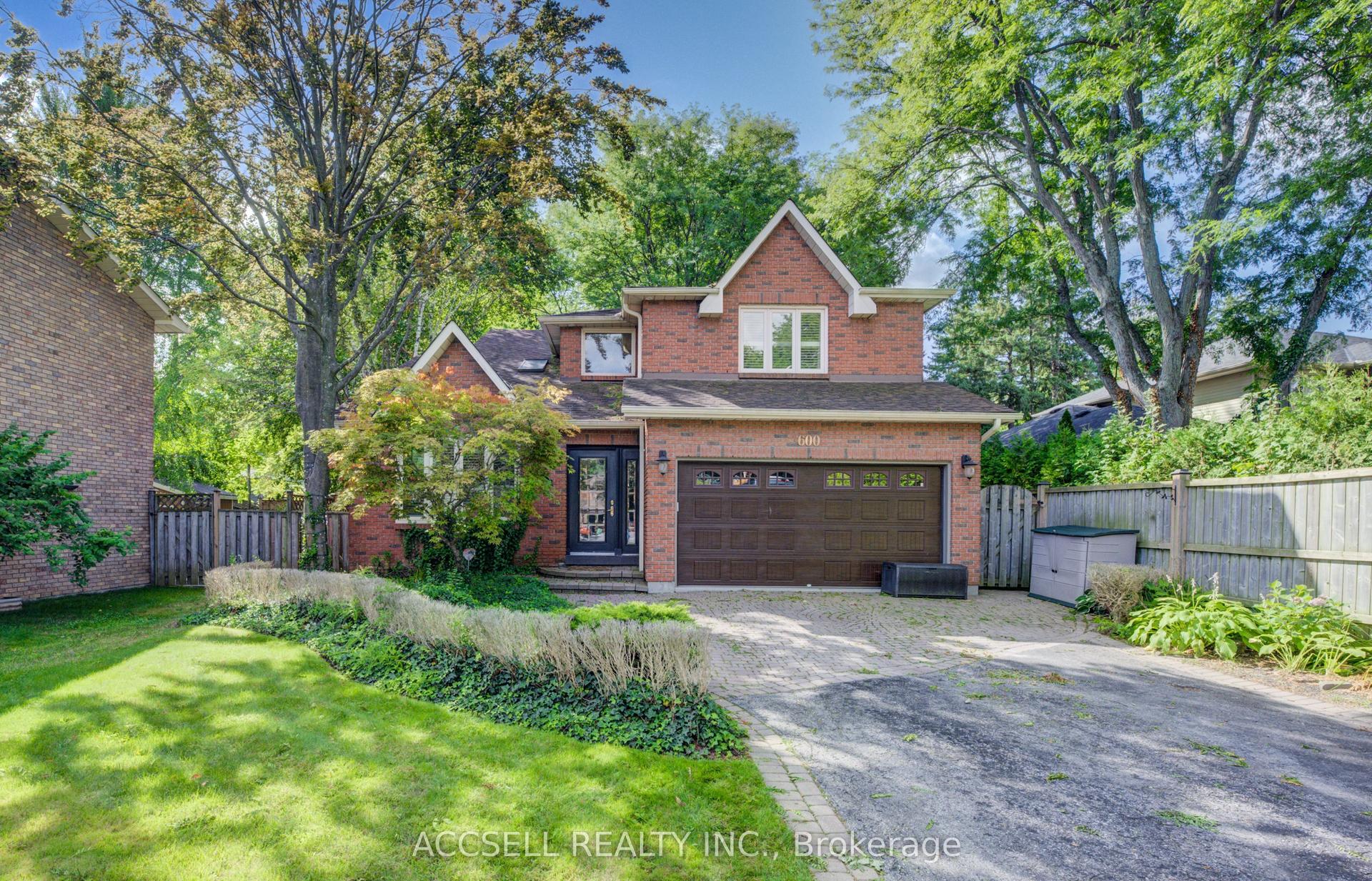 600 Highvalley Road, Hamilton — Detached for sale, photo 1