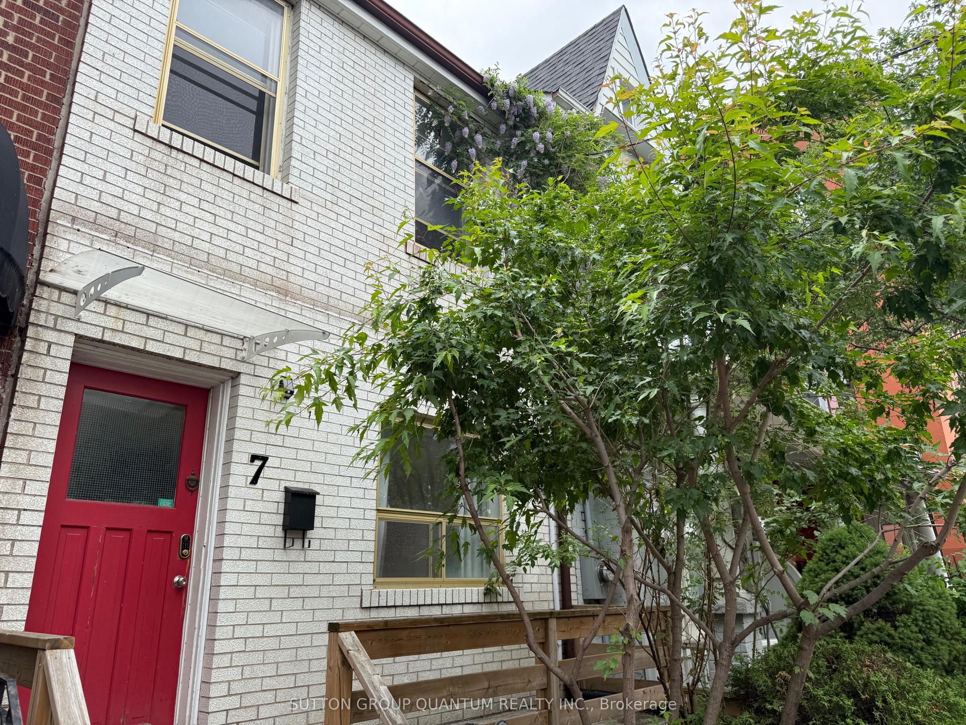 7 Casimir Street — photo 1