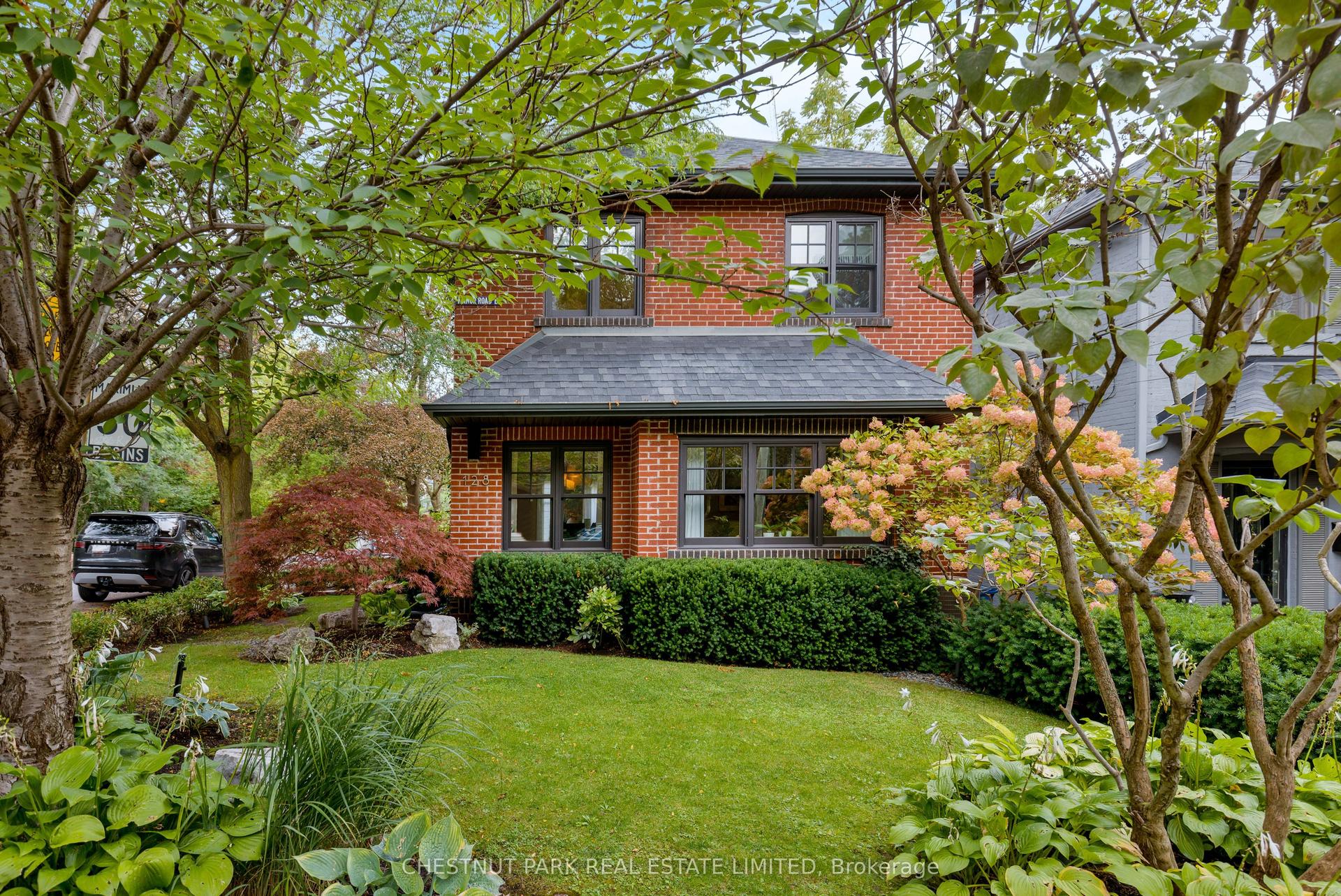 128 Manor Road E, Toronto — Detached for sale, photo 1