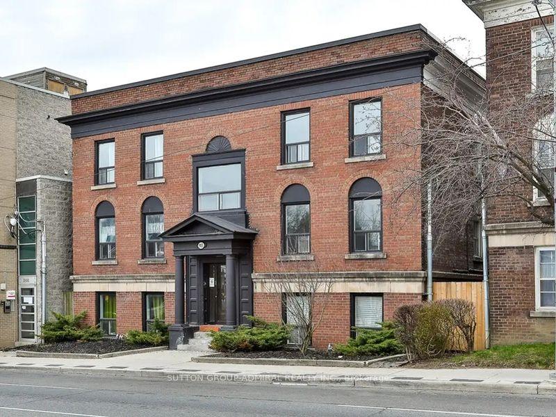 915 St Clair Avenue W 2 #2, Toronto — Multiplex for lease, photo 1