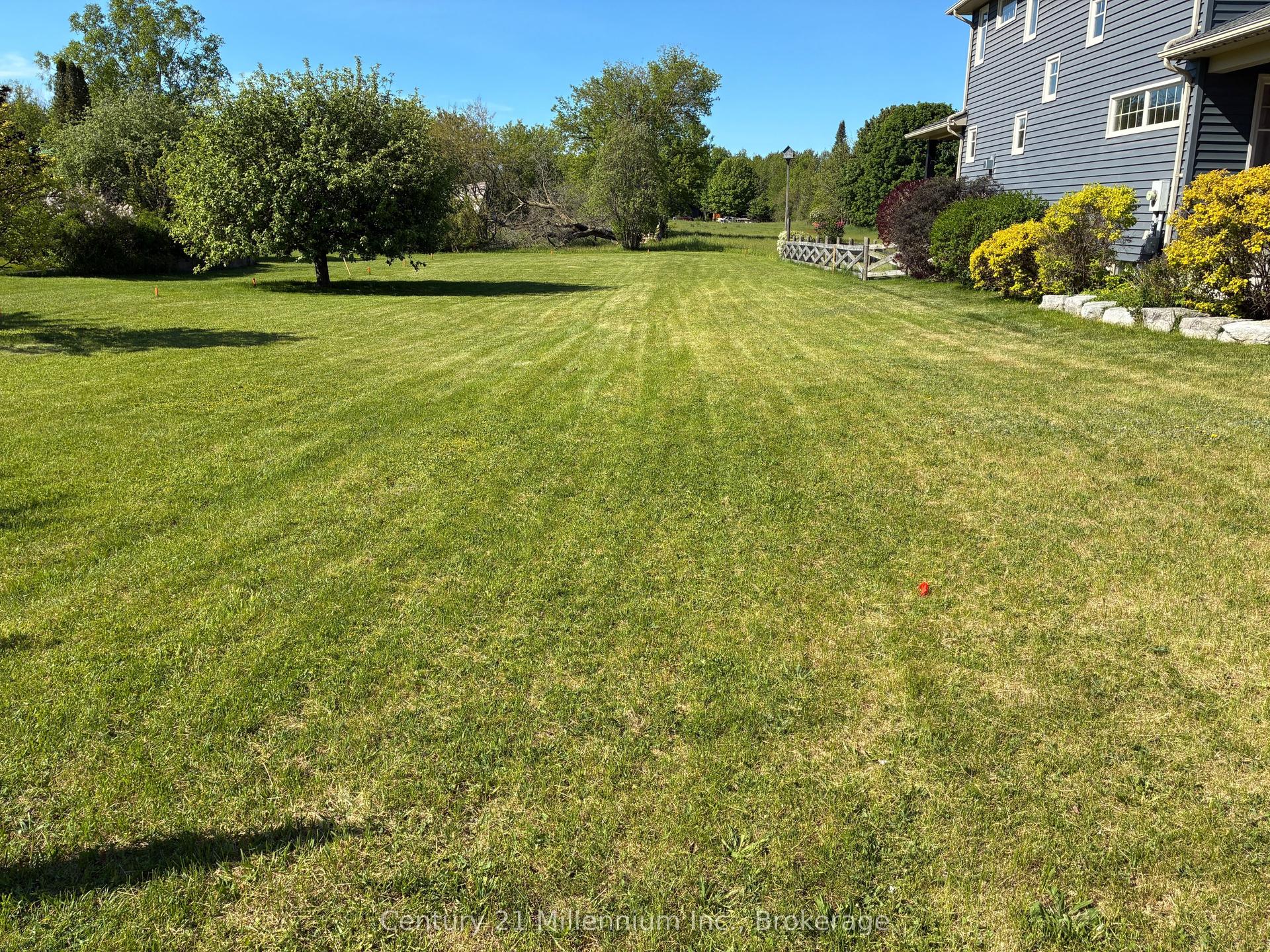 430 Kincardine Avenue — photo 1